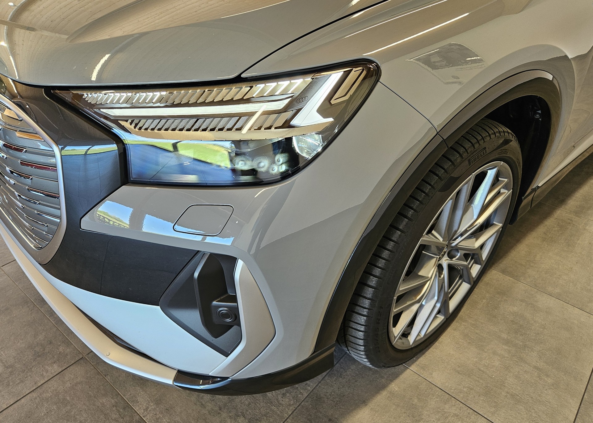 AUDI Q4 Sportback e-tron 50 quattro S-Line mit Anhängerkupplung-image-3