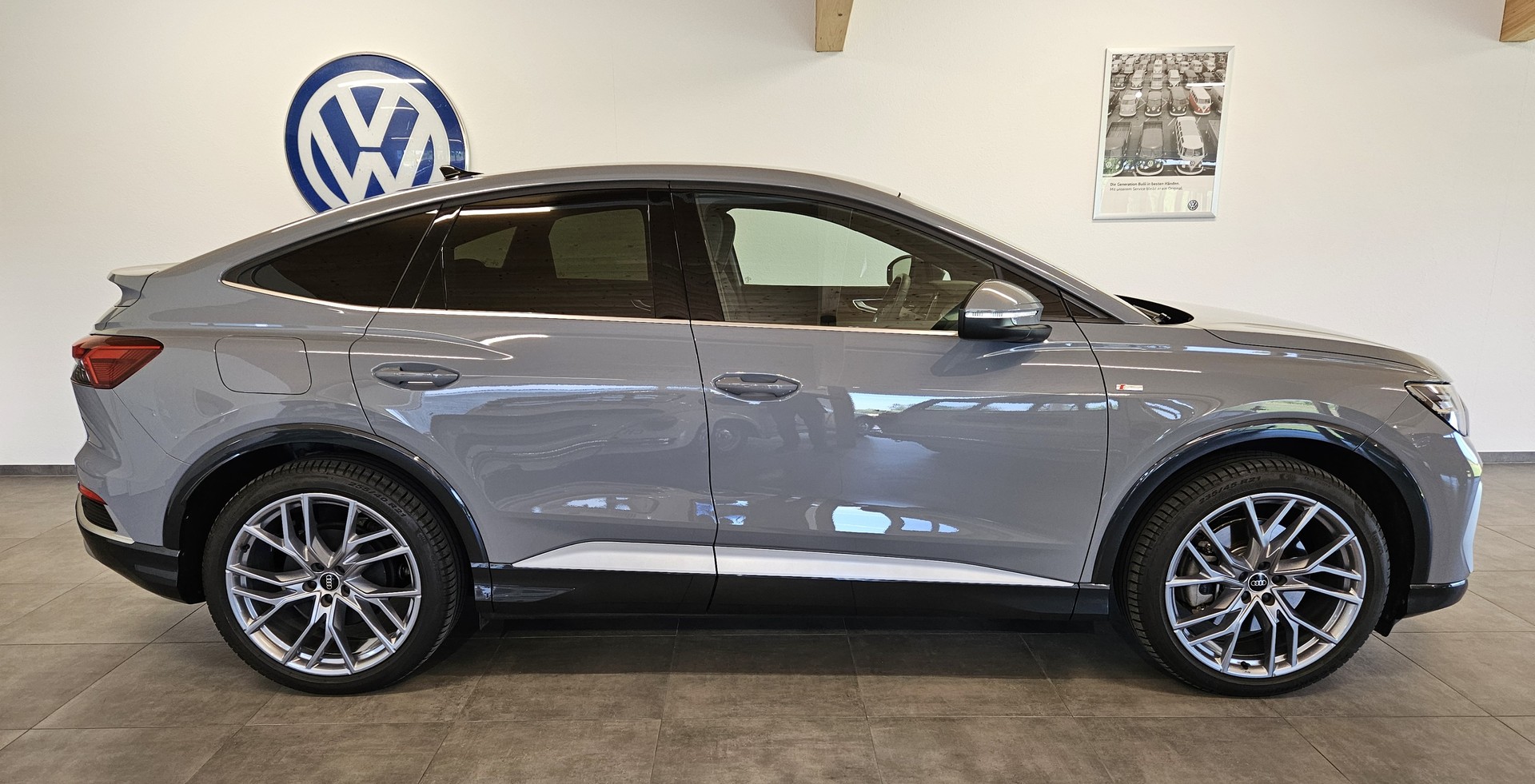 AUDI Q4 Sportback e-tron 50 quattro S-Line mit Anhängerkupplung-image-10