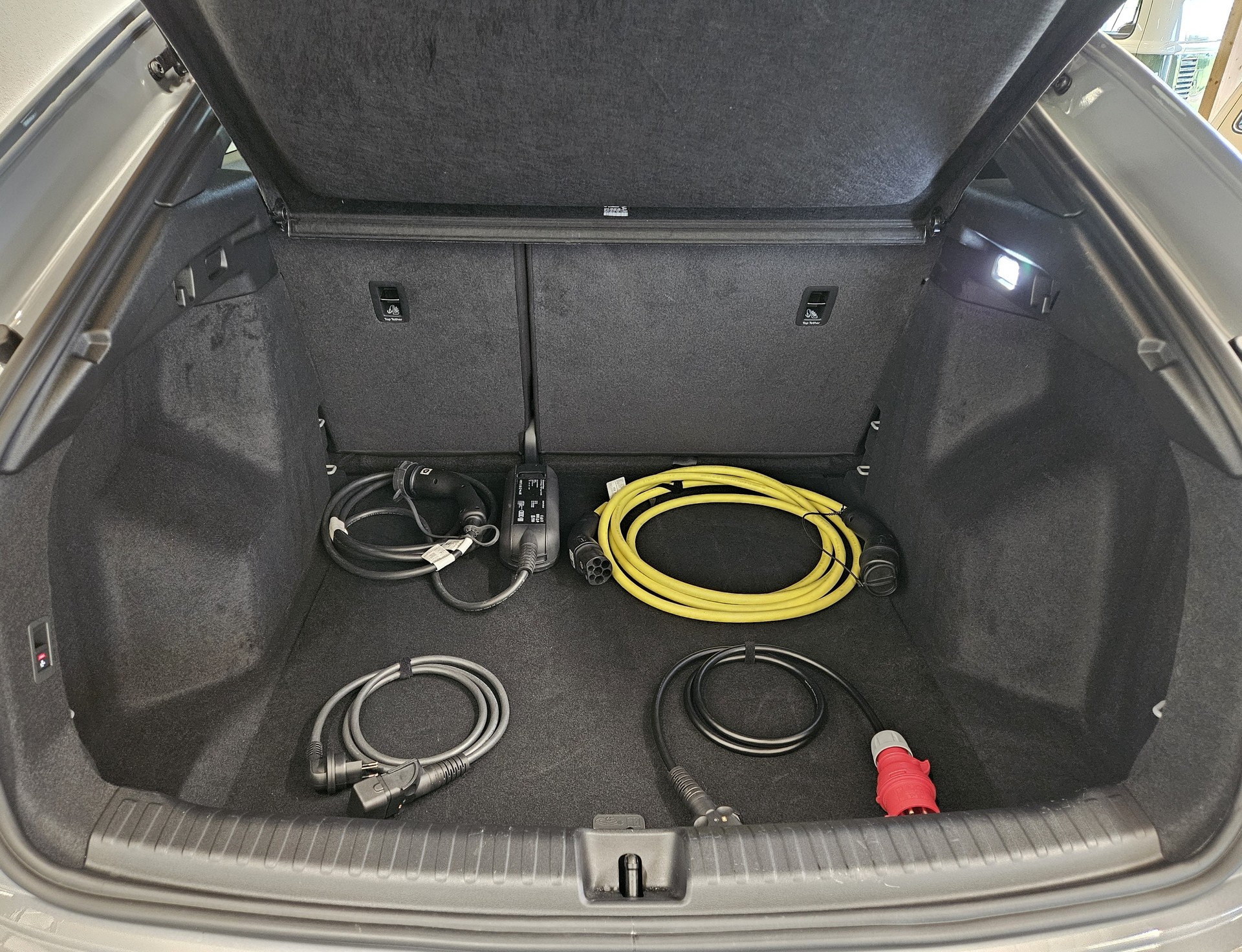 AUDI Q4 Sportback e-tron 50 quattro S-Line mit Anhängerkupplung-image-29