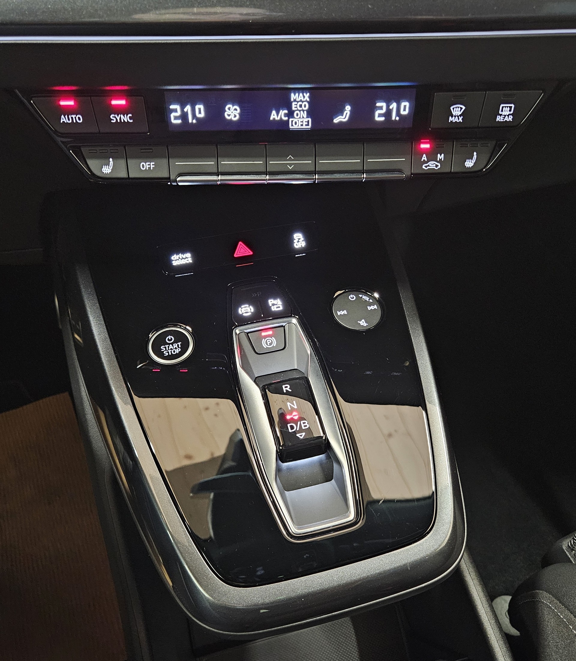 AUDI Q4 Sportback e-tron 50 quattro S-Line mit Anhängerkupplung-image-26
