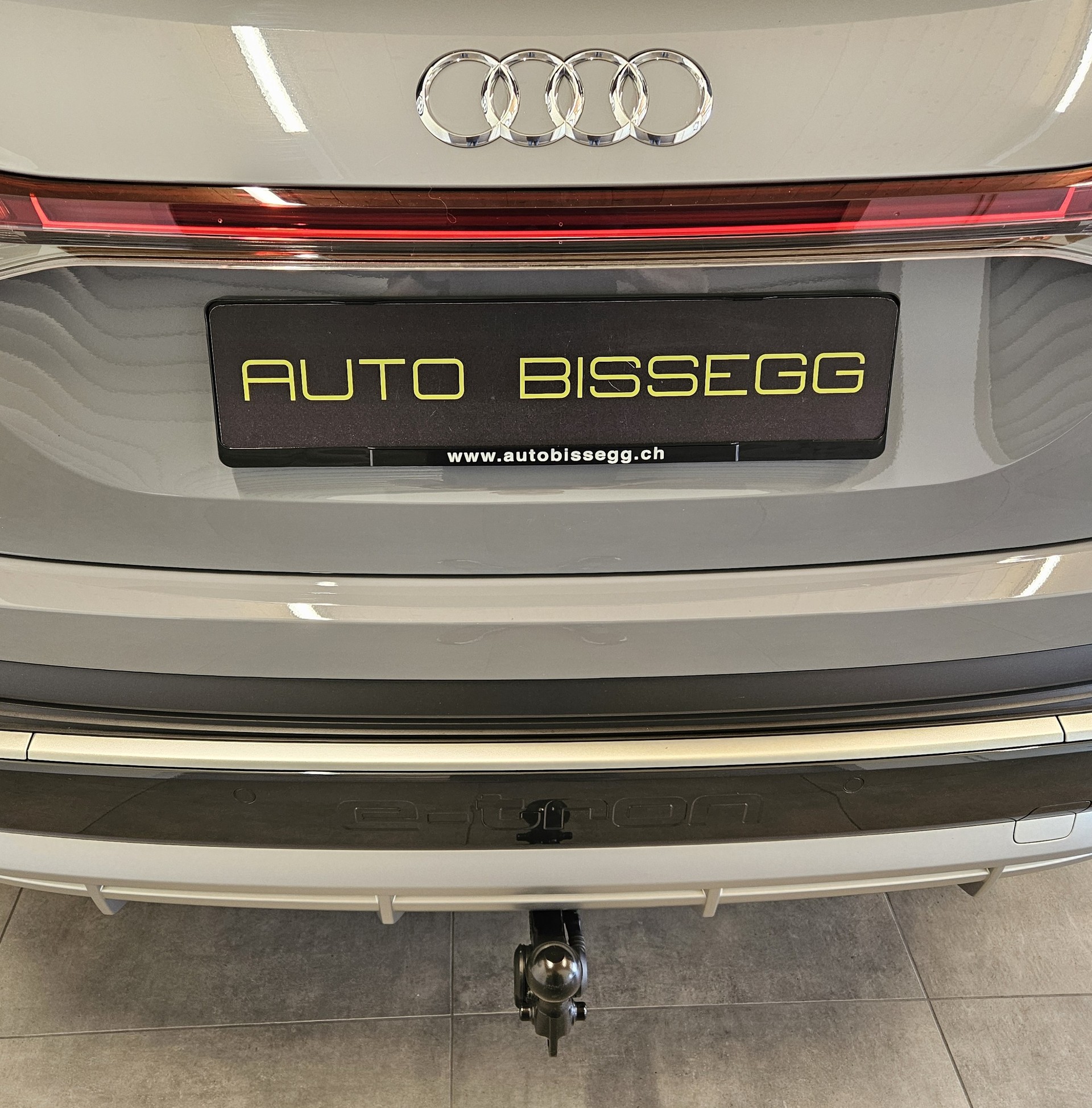 AUDI Q4 Sportback e-tron 50 quattro S-Line mit Anhängerkupplung-image-7