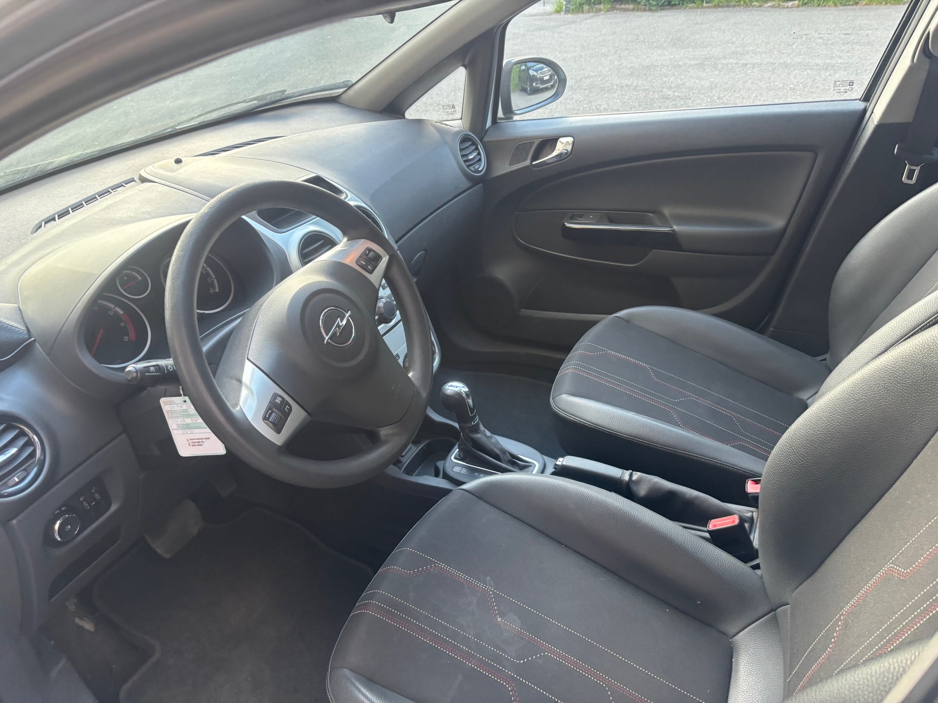 OPEL Corsa 1.4 TP Anniversary Edition Automatic-image-2