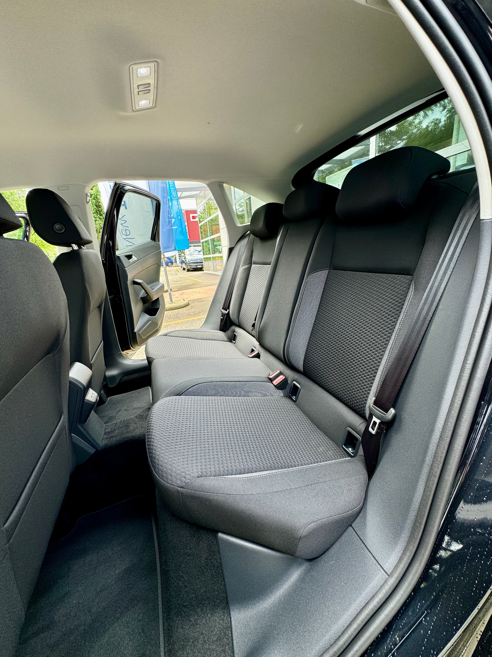 VW Taigo 1.0 TSI Life United DSG-image-12