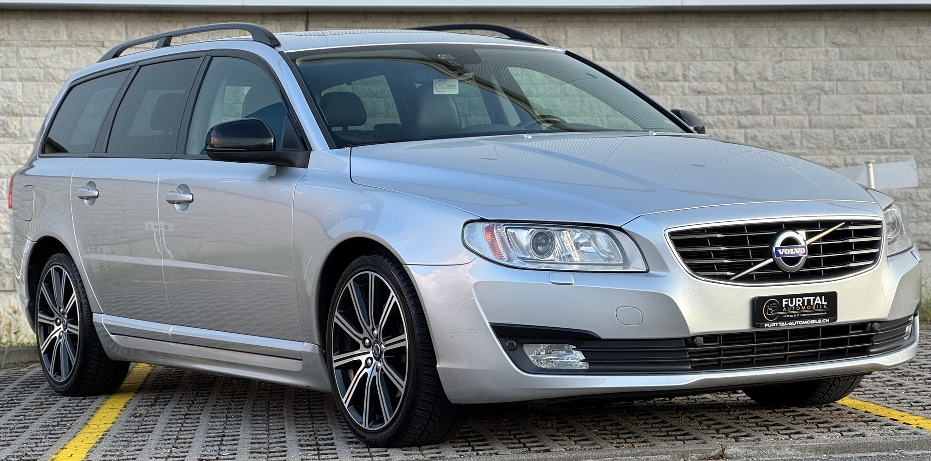 VOLVO V70 D4 Momentum Dynamic Edition Geartronic-showroom-element-2