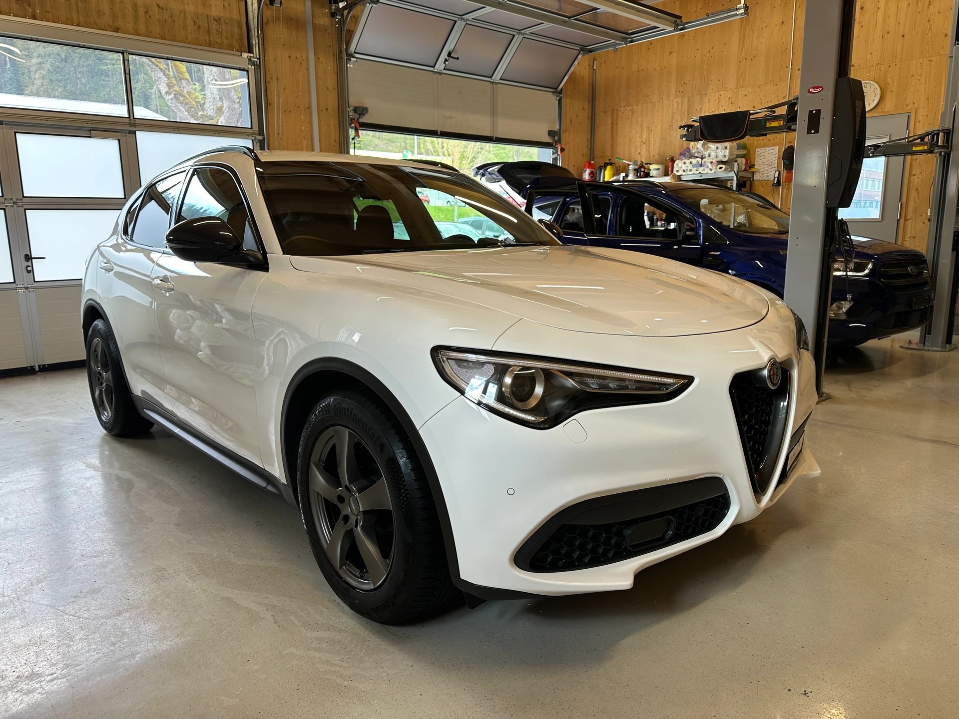 ALFA ROMEO Stelvio 2.0 B-Tech Q4 Automatic-showroom-element-2