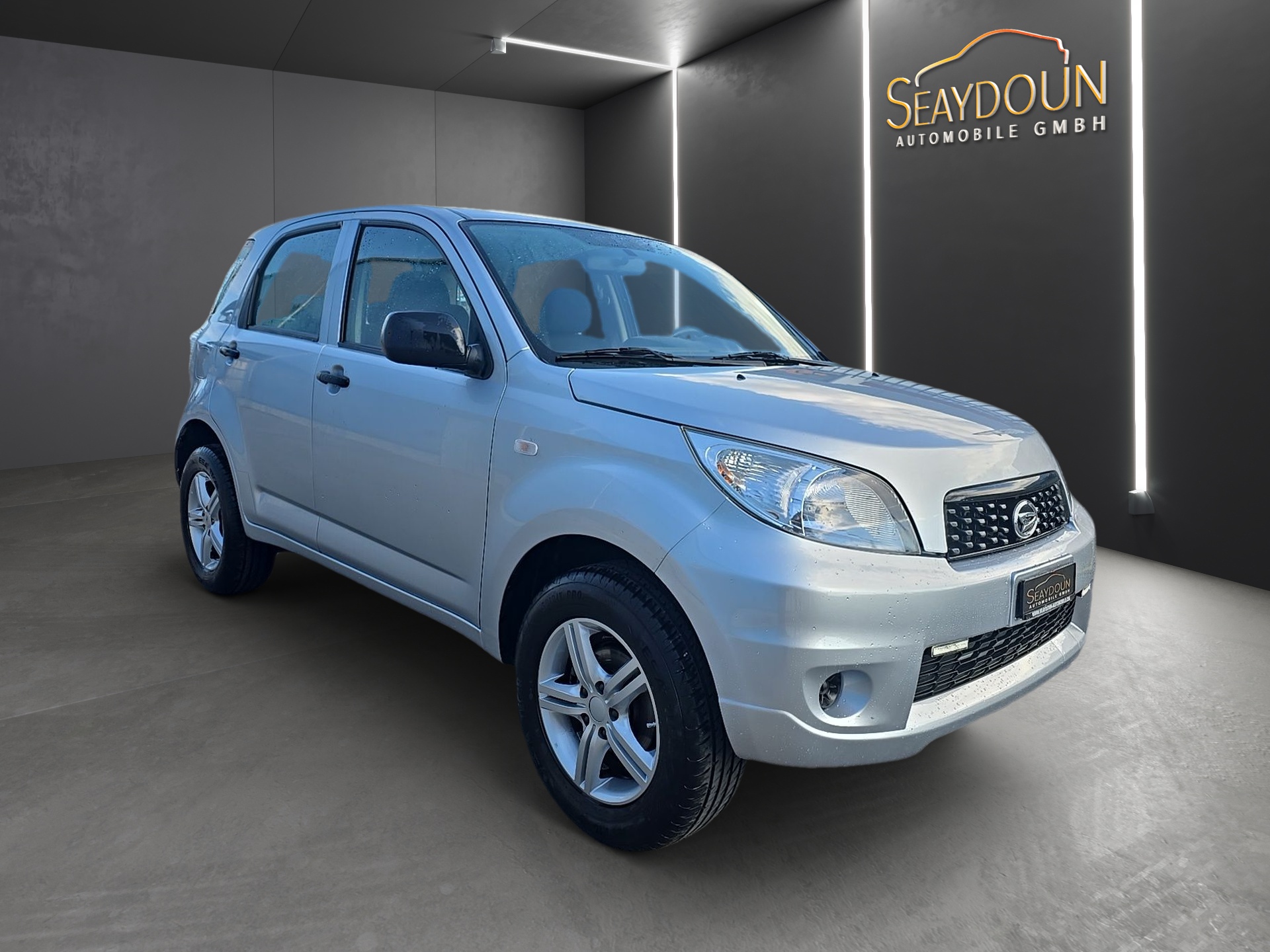DAIHATSU TERIOS-showroom-element-3