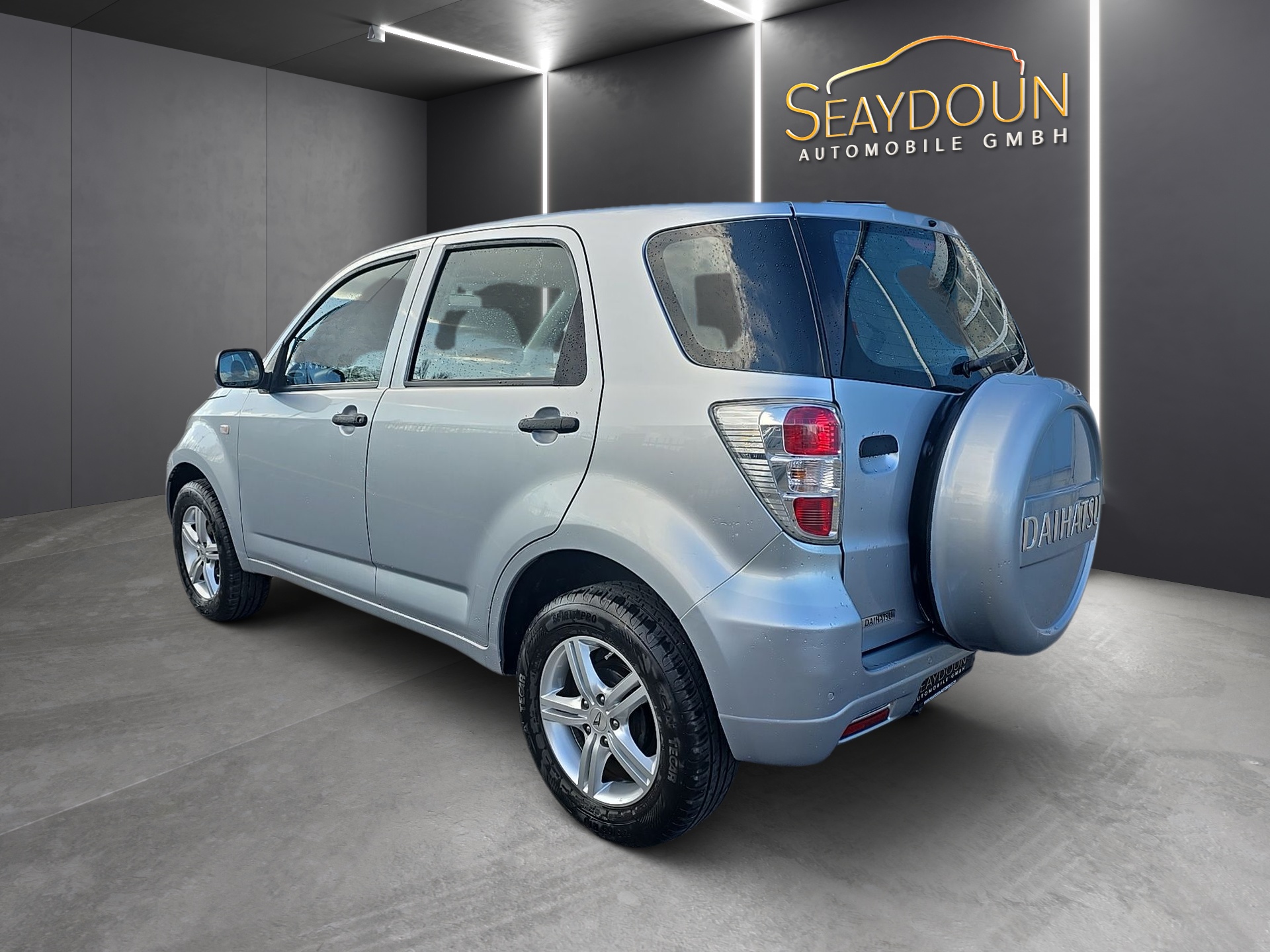 DAIHATSU TERIOS-showroom-element-1