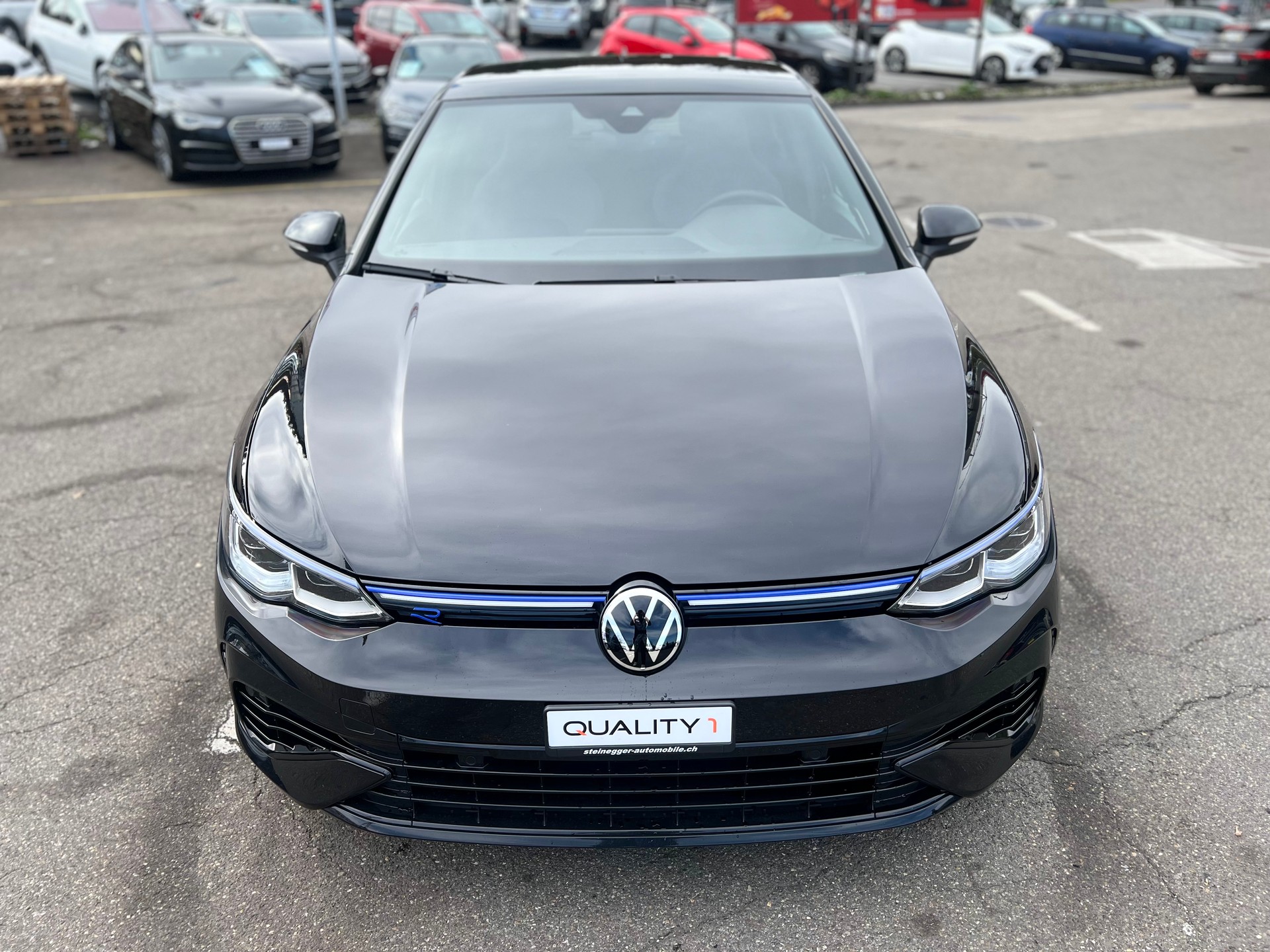 VW Golf 2.0 TSI R DSG 4Motion R 20 Years-showroom-element-2