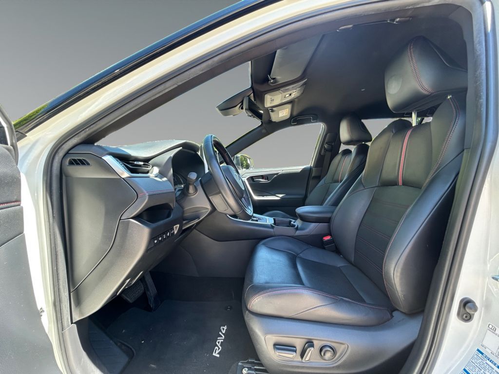 TOYOTA RAV-4 2.5 PHEV Platinum e-CVT 4WD-showroom-element-2