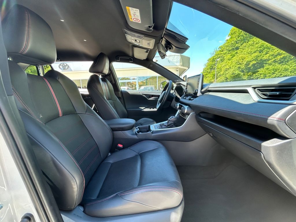 TOYOTA RAV-4 2.5 PHEV Platinum e-CVT 4WD-image-9