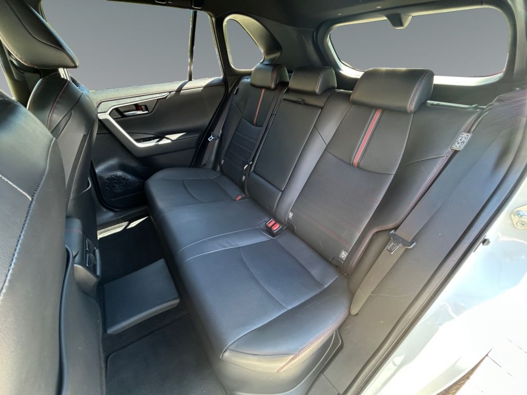TOYOTA RAV-4 2.5 PHEV Platinum e-CVT 4WD-image-6