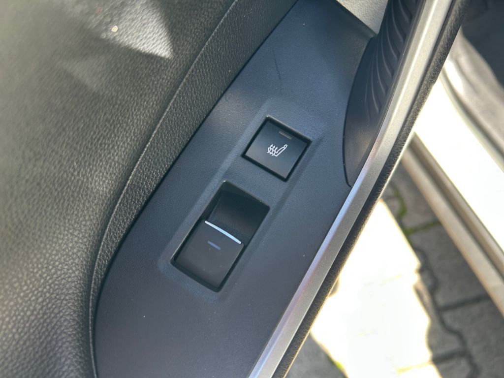 TOYOTA RAV-4 2.5 PHEV Platinum e-CVT 4WD-image-13
