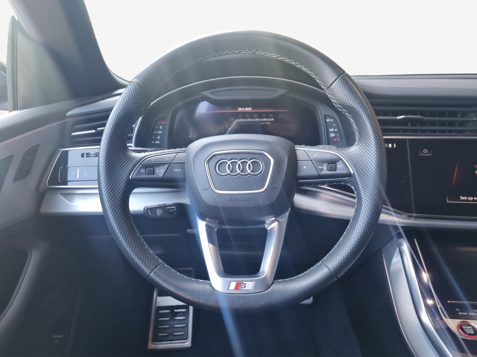 AUDI SQ8 TFSI quattro tiptronic-image-9