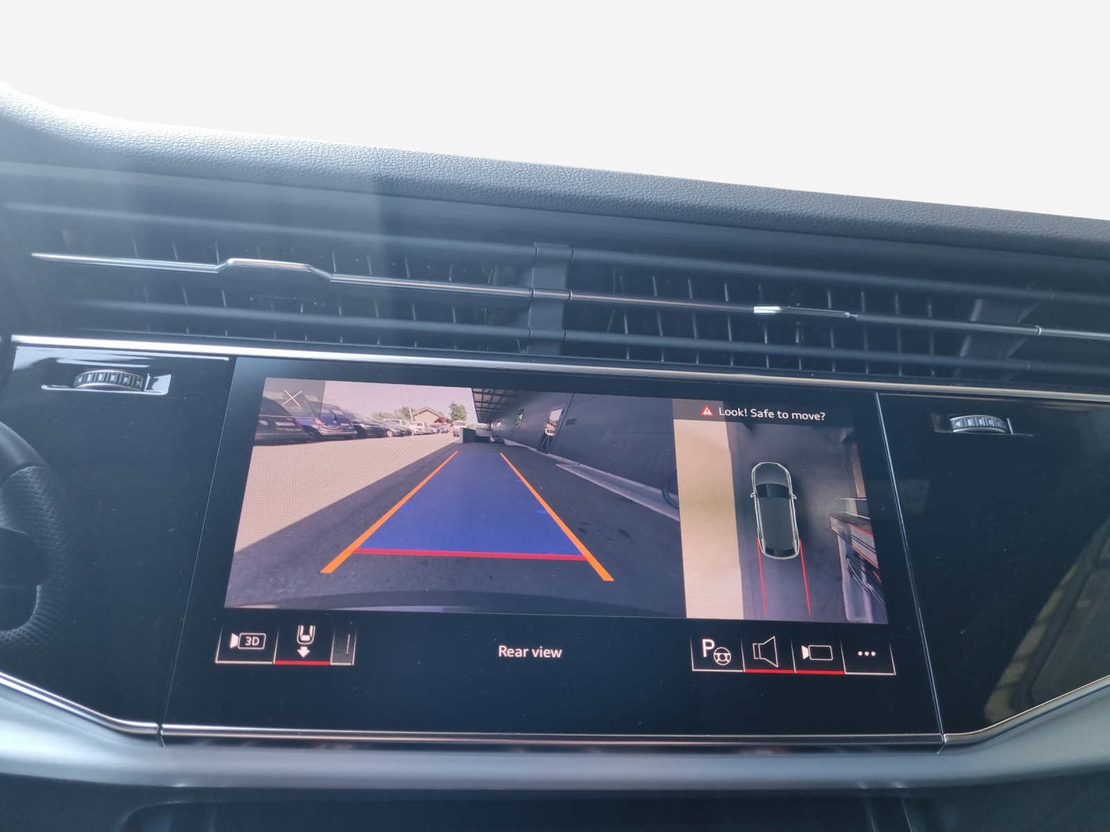 AUDI SQ8 TFSI quattro tiptronic-image-14
