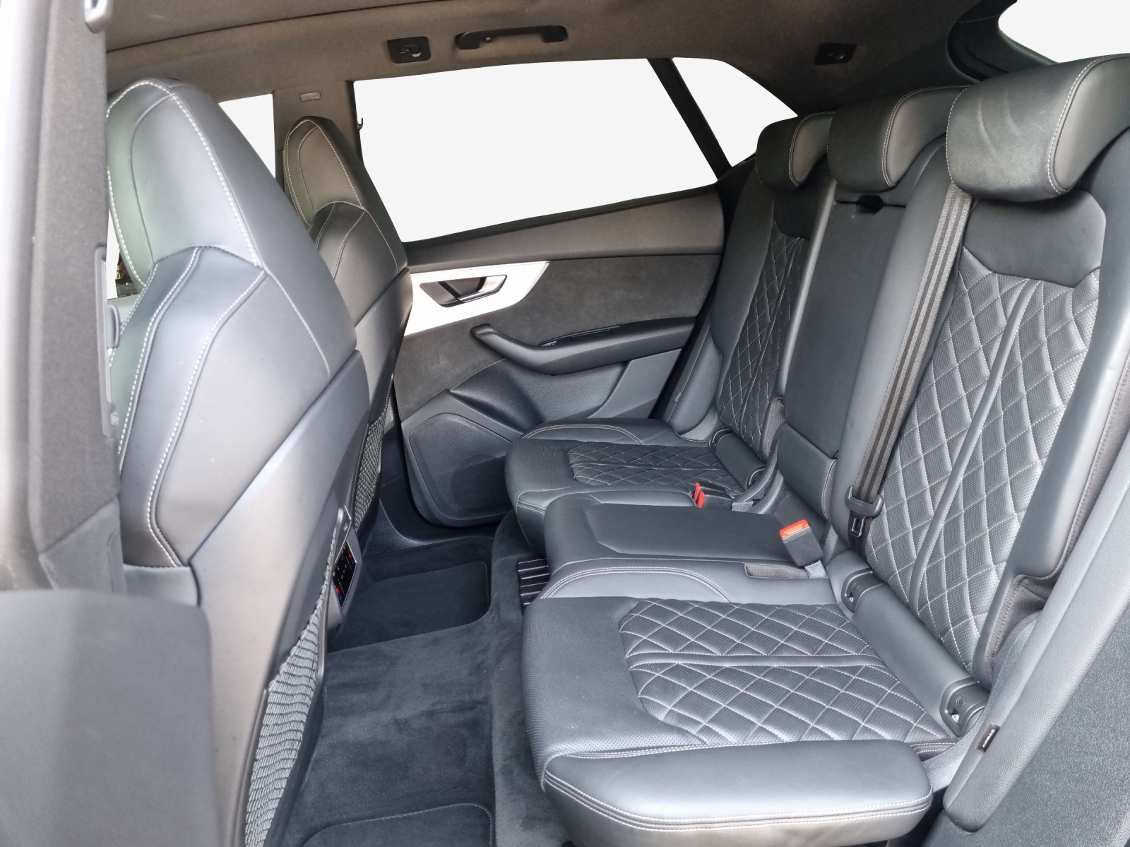 AUDI SQ8 TFSI quattro tiptronic-image-11