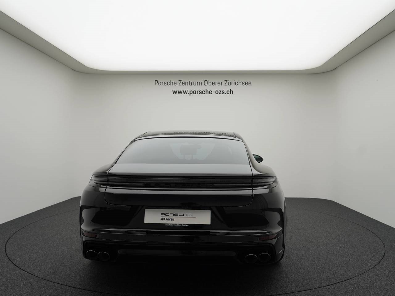 PORSCHE PANAMERA 4S E-Hybrid-showroom-element-3
