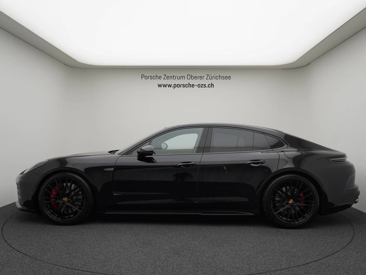 PORSCHE PANAMERA 4S E-Hybrid-showroom-element-1