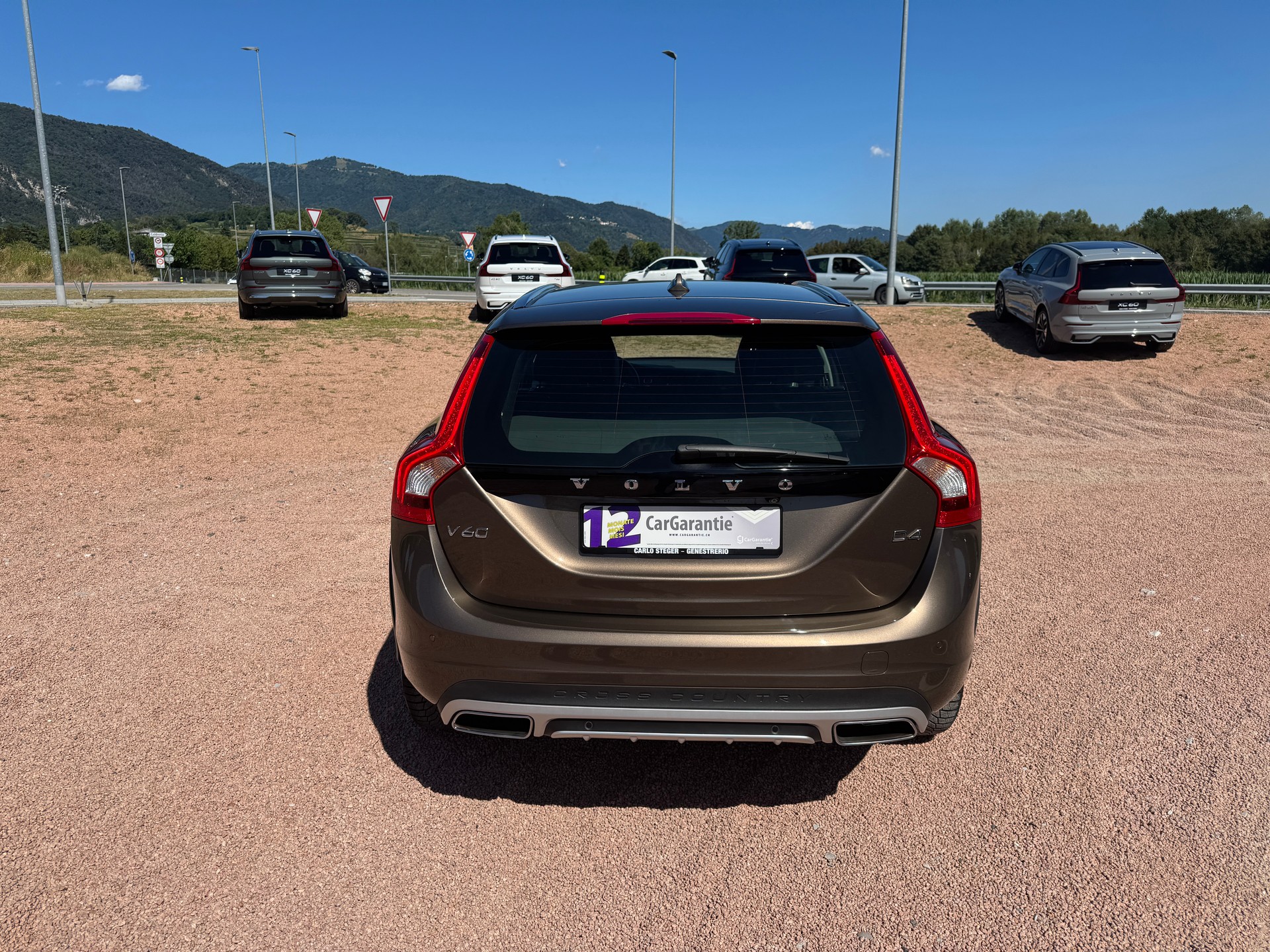 VOLVO V60 Cross Country D4 Summum Geartronic-showroom-element-3
