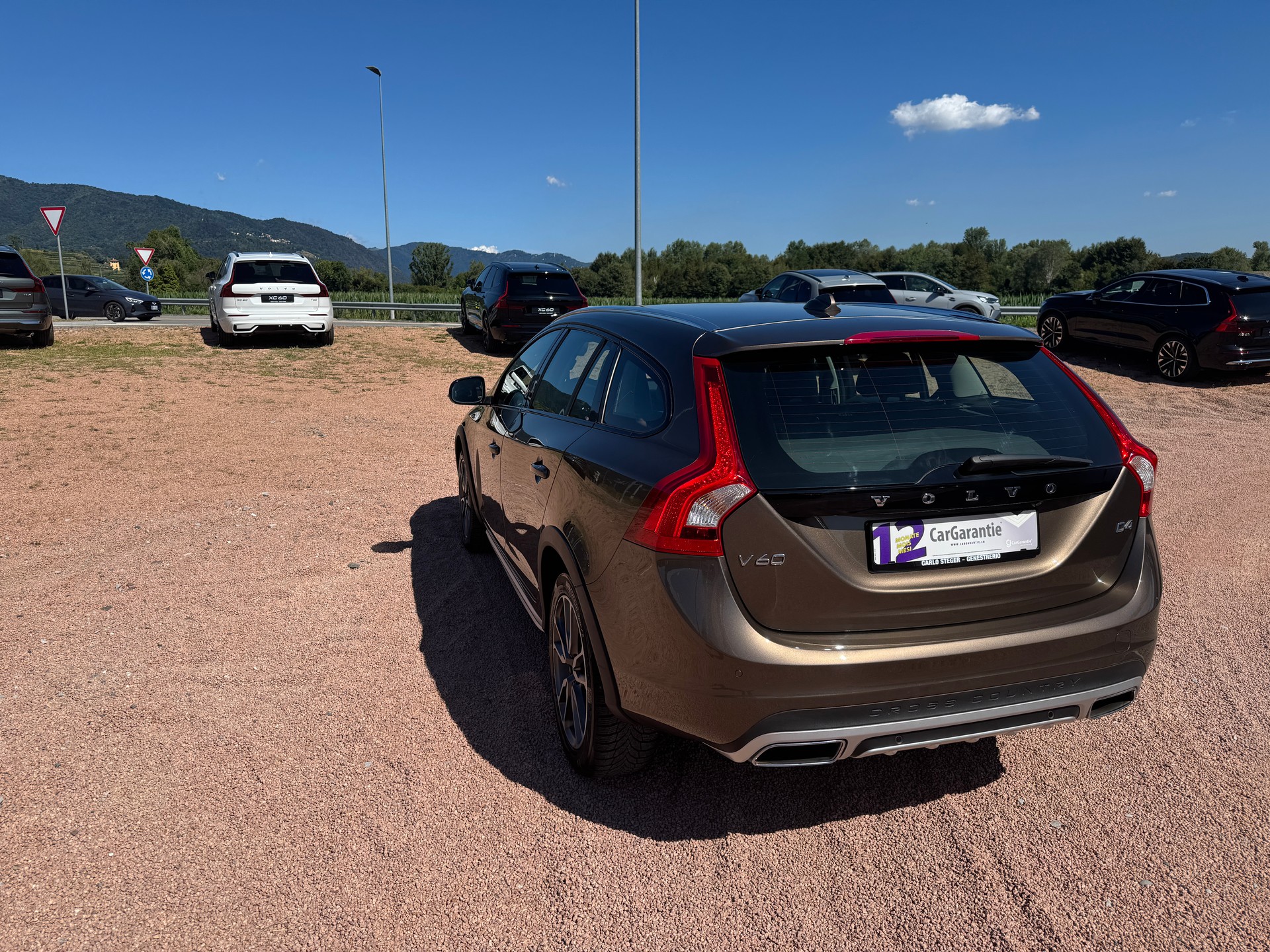 VOLVO V60 Cross Country D4 Summum Geartronic-showroom-element-2