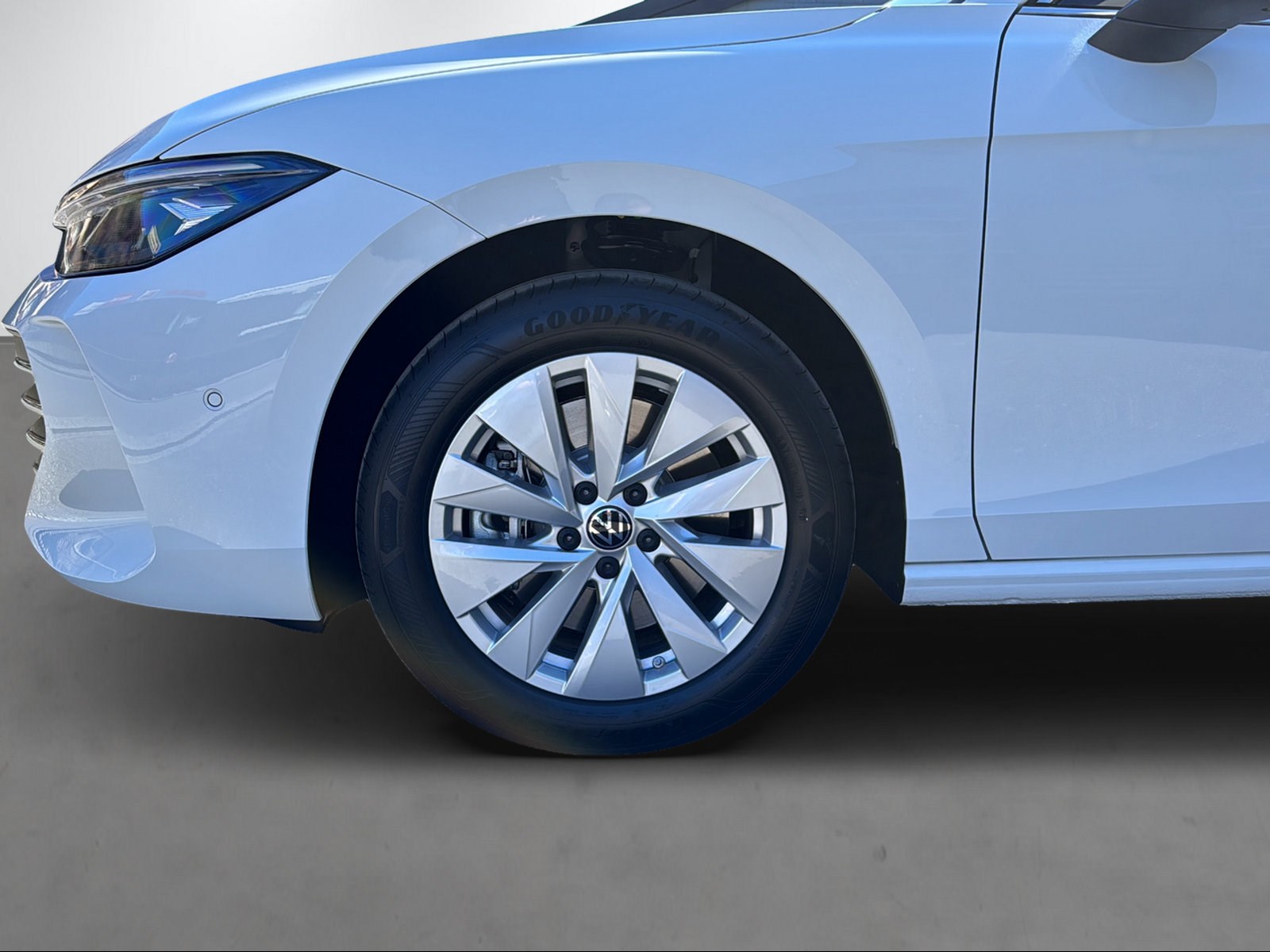VW Passat Variant 2.0 TDI Business DSG 4motion-image-6