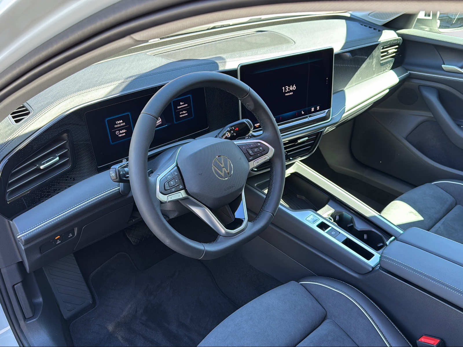 VW Passat Variant 2.0 TDI Business DSG 4motion-image-8