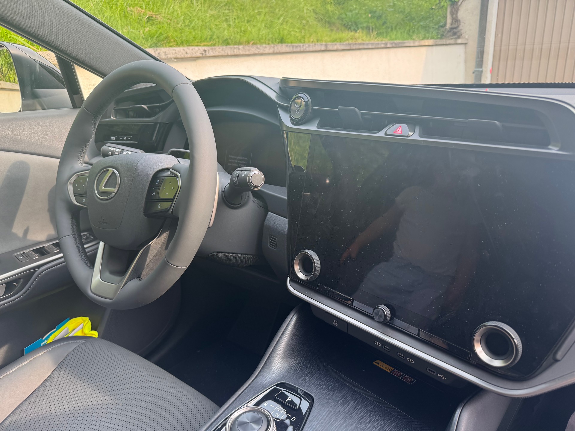 LEXUS RZ 450e 71,4 KW AWD Comfort-image-4