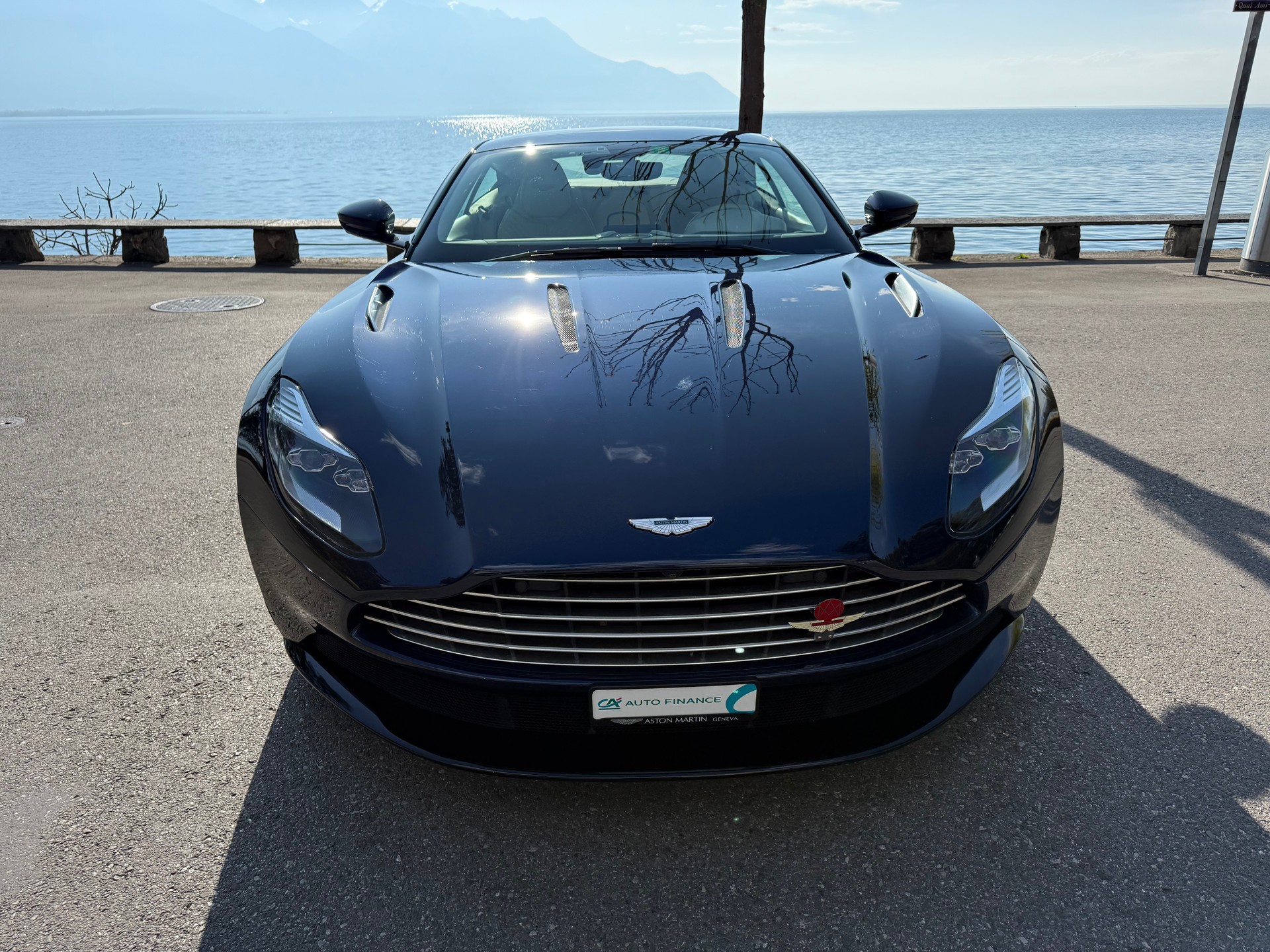 ASTON MARTIN DB11 V12 Launch Edition Touchtronic 3-showroom-element-3