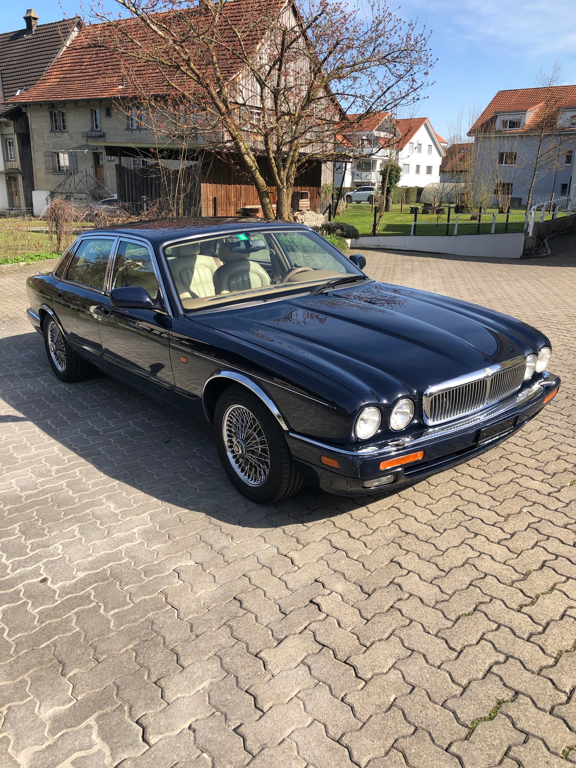 JAGUAR XJ12 6.0