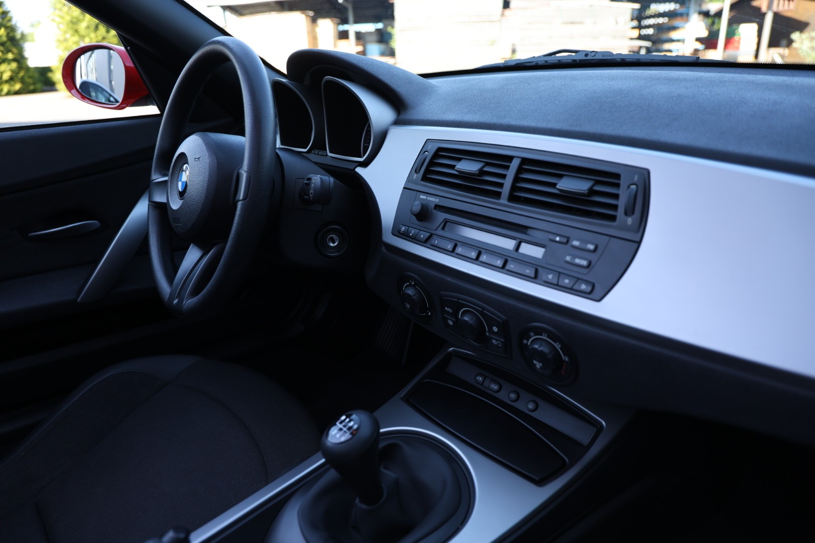 BMW Z4 2.0i Roadster-image-11