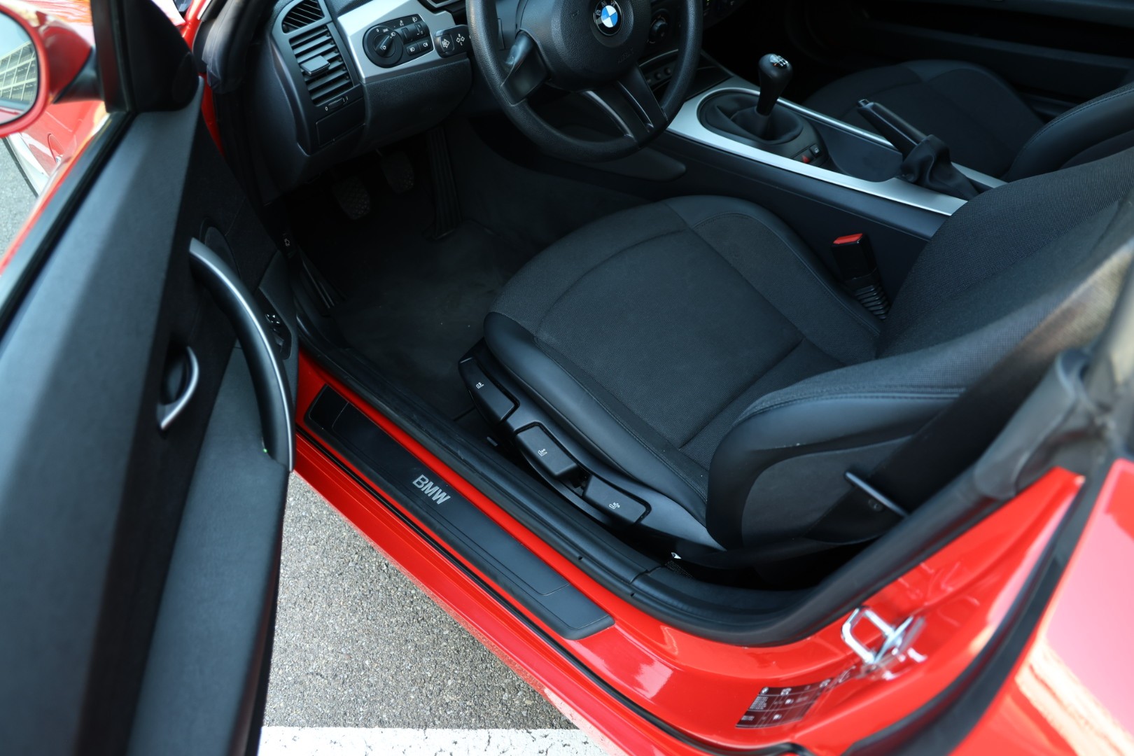 BMW Z4 2.0i Roadster-image-10