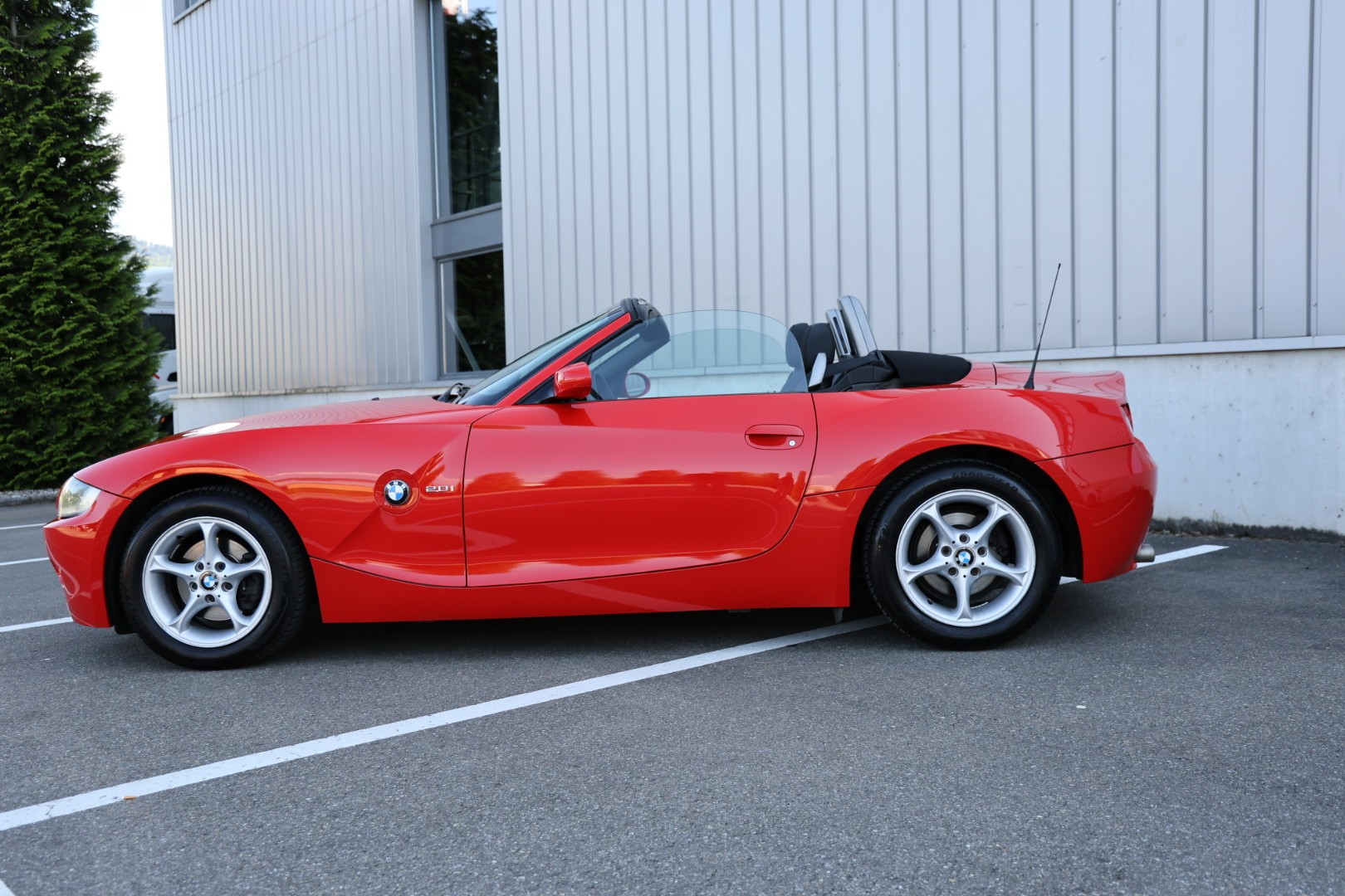 BMW Z4 2.0i Roadster-image-4