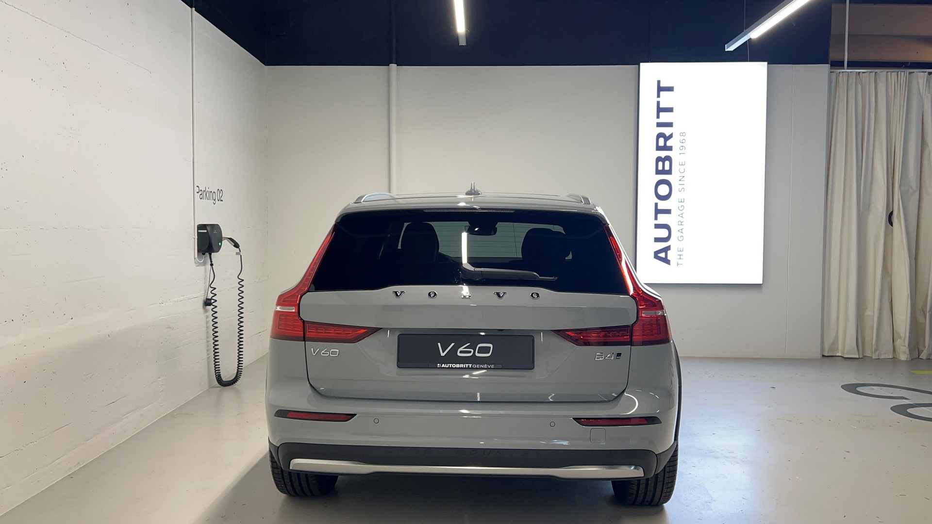 VOLVO V60 Cross Country 2.0 B4 Ultimate AWD-image-1