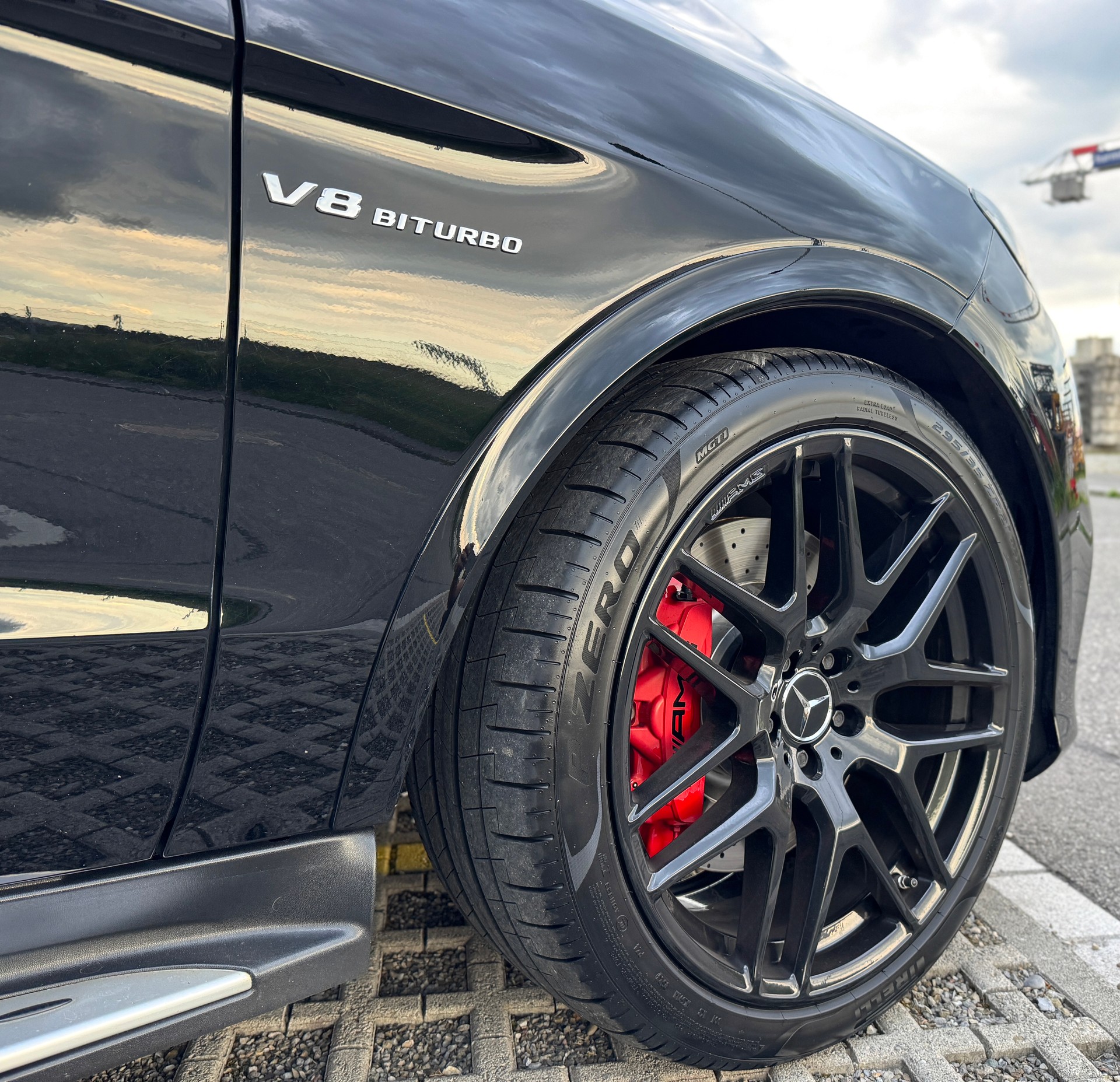MERCEDES-BENZ GLE 63 S AMG 4Matic Speedshift Plus 7G-Tronic * OHNE OPF * CARBON PAKET *-showroom-element-3