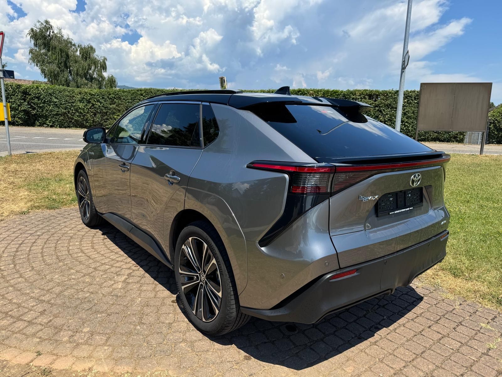 TOYOTA bZ4X Premium 71,4 kWh 4WD-showroom-element-3