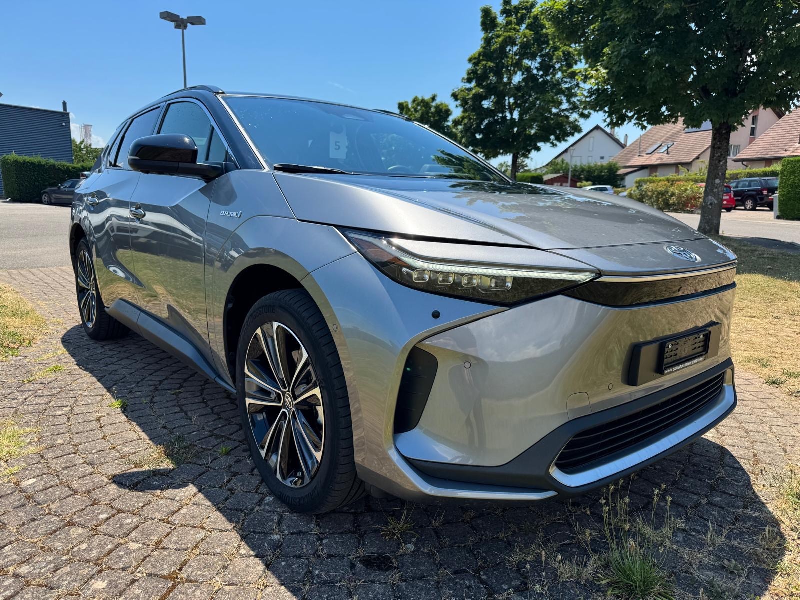 TOYOTA bZ4X Premium 71,4 kWh 4WD-showroom-element-1