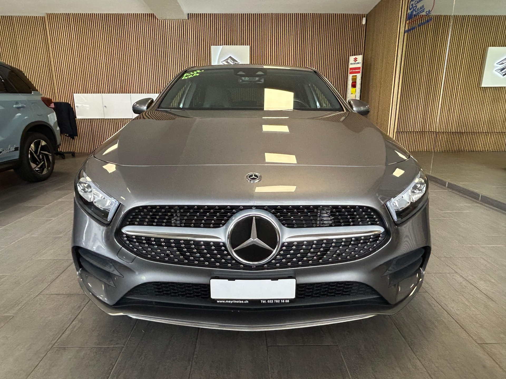 MERCEDES-BENZ A 250 AMG Line 4m-showroom-element-2