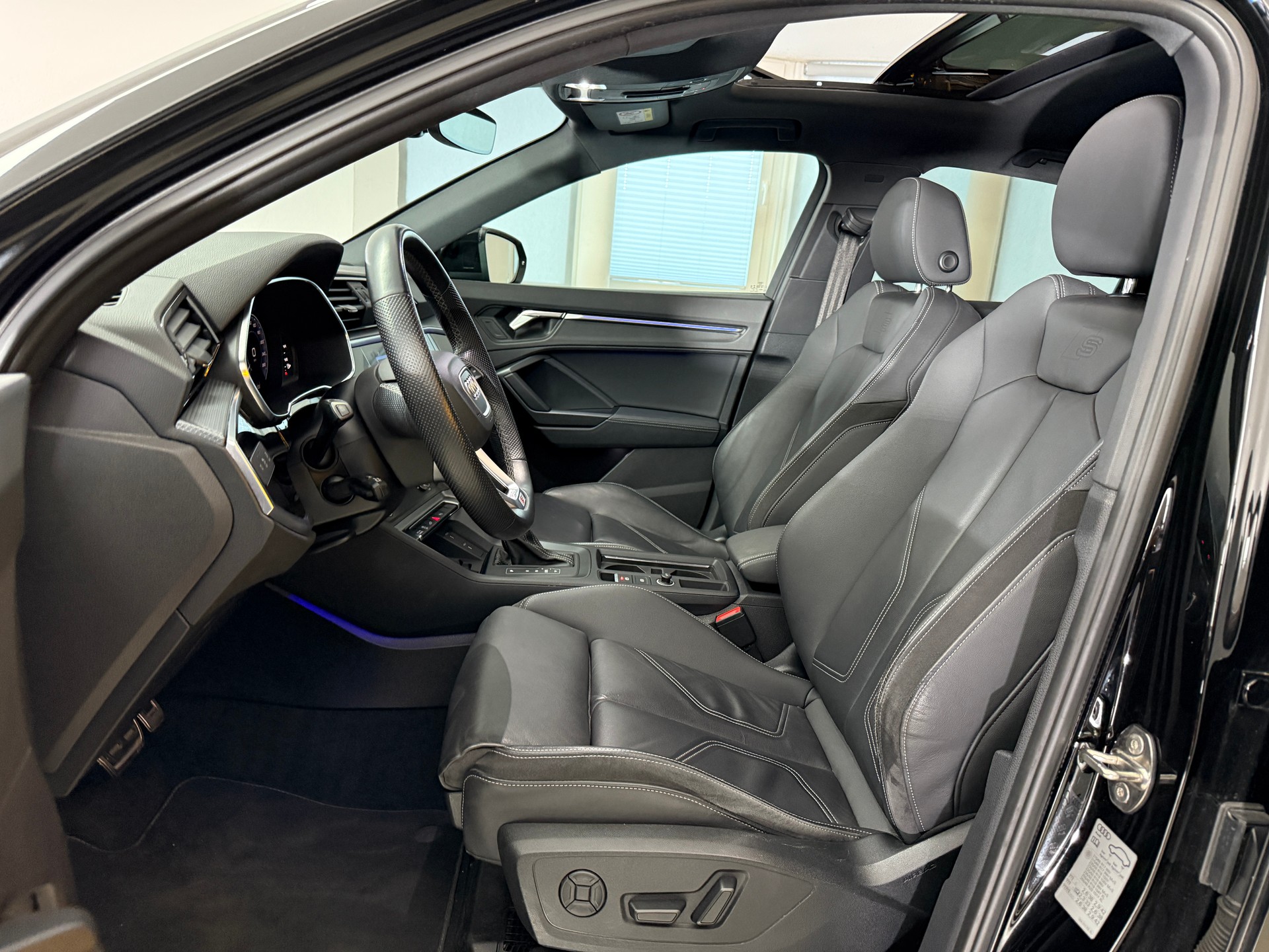 AUDI Q3 Sportback 45 TFSI e S line S-tronic-showroom-element-3