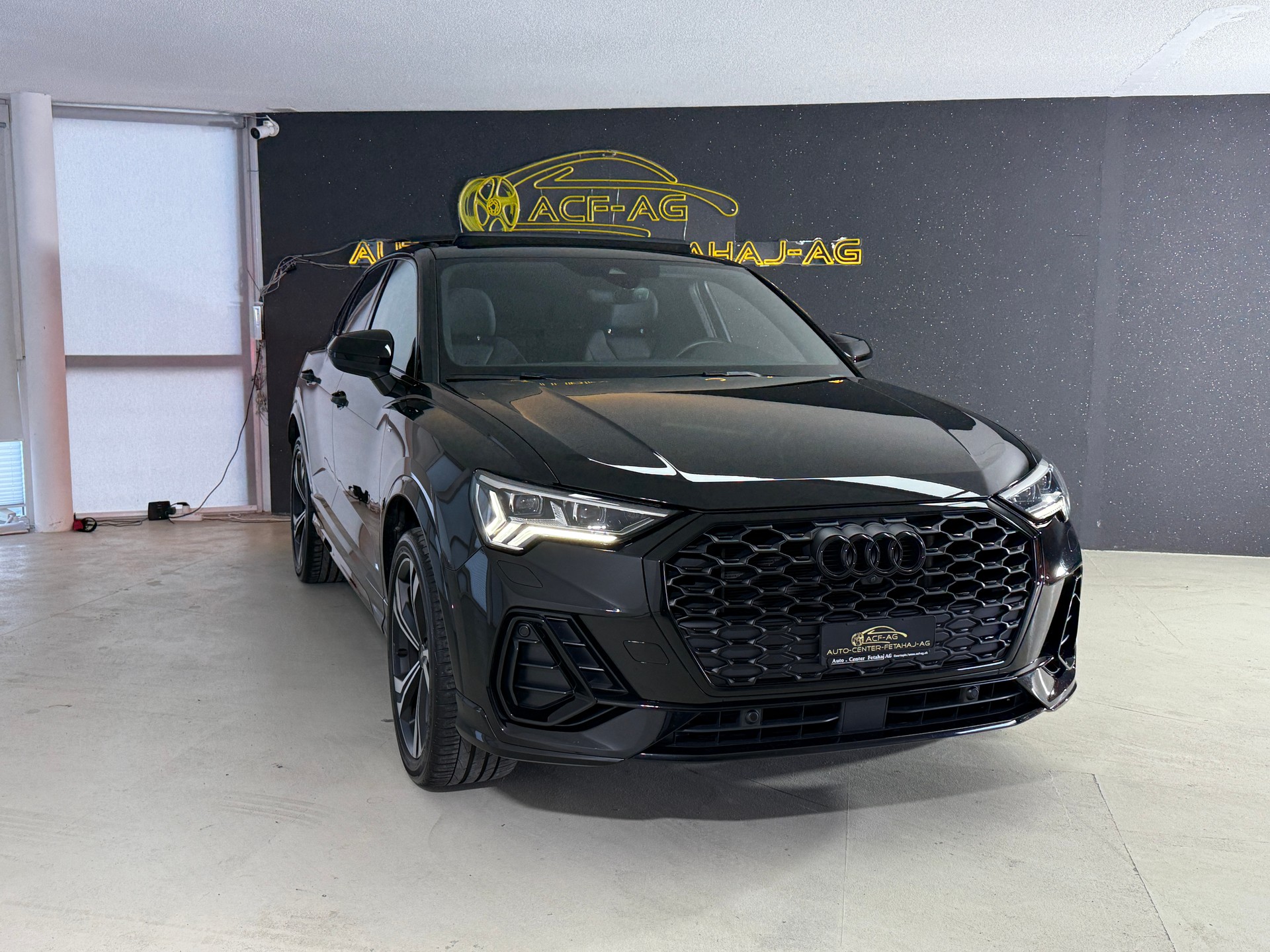 AUDI Q3 Sportback 45 TFSI e S line S-tronic-showroom-element-2