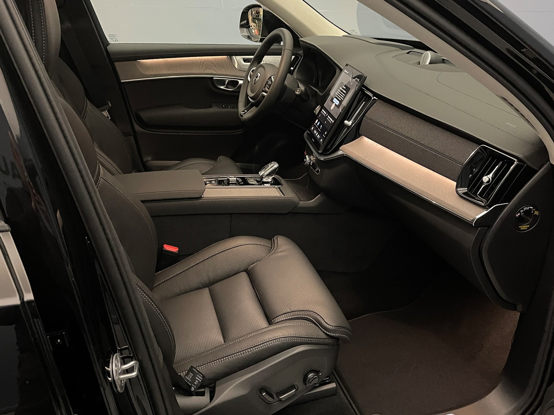 VOLVO XC90 2.0 T8 TE Ultra Bright eAWD-image-11