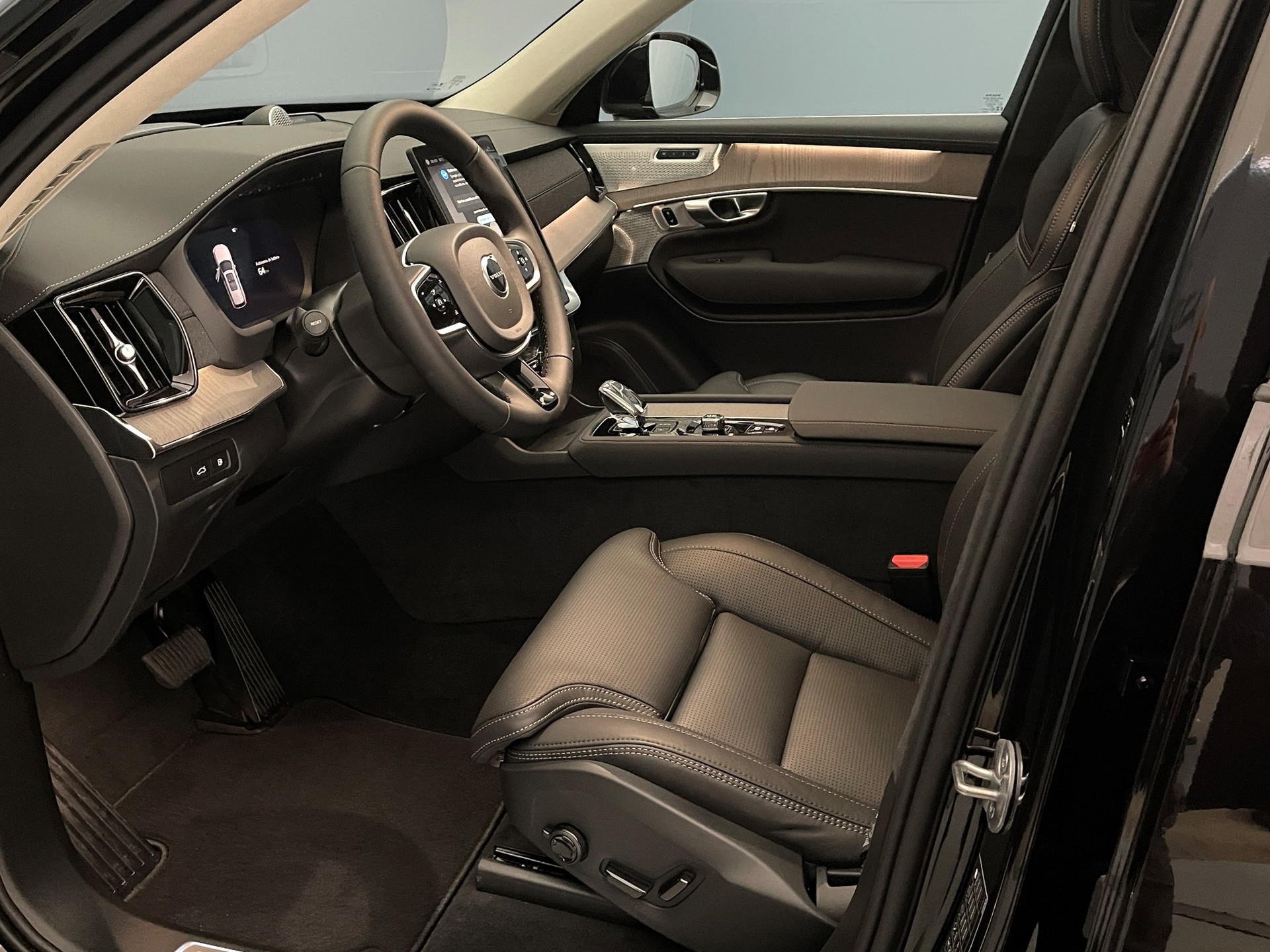 VOLVO XC90 2.0 T8 TE Ultra Bright eAWD-image-6