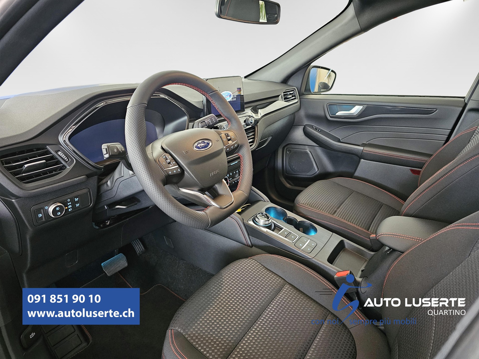FORD Kuga 2.5 Plug-in Hybrid ST-Line-showroom-element-2