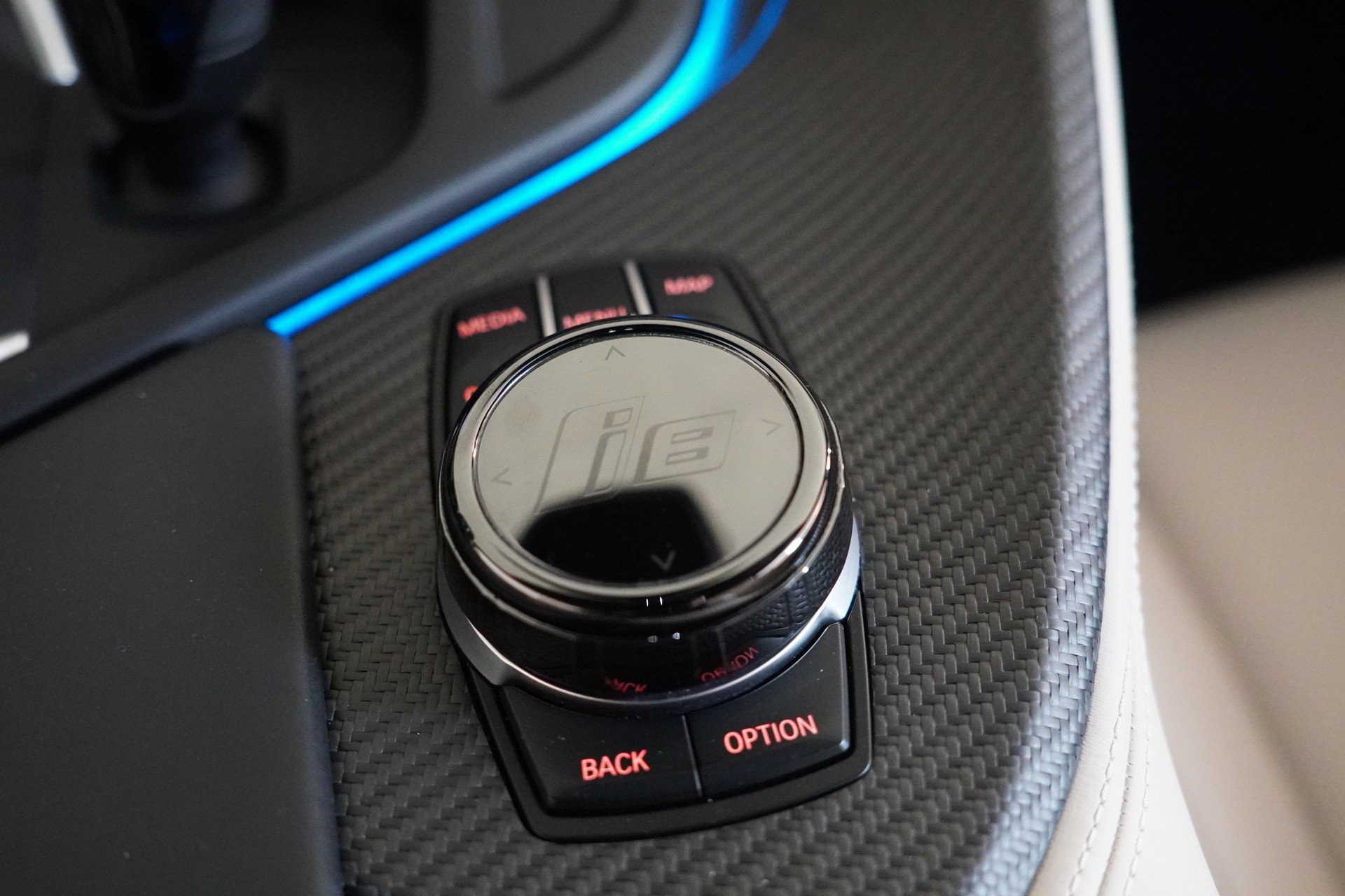 BMW i8 Coupé-image-20
