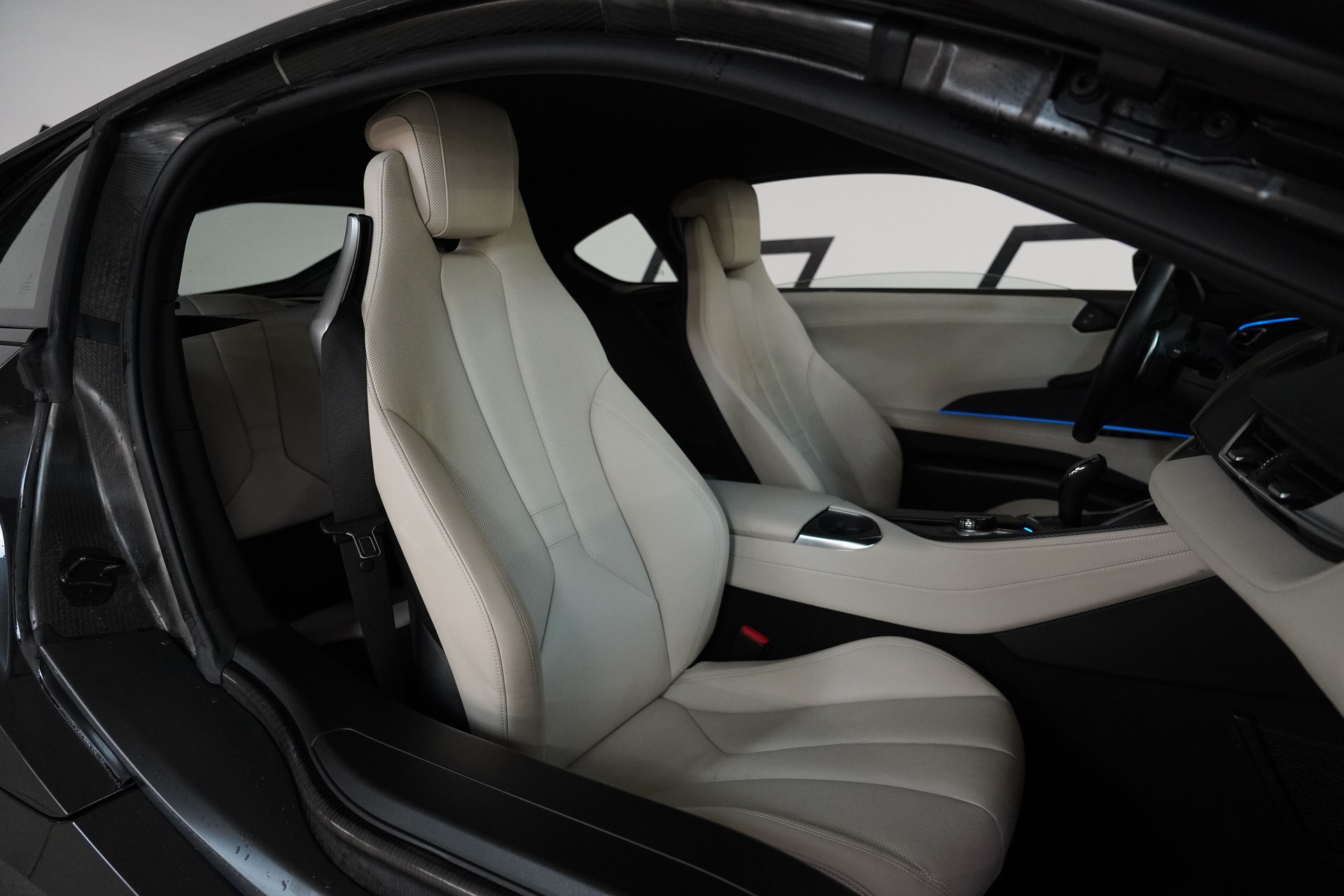 BMW i8 Coupé-image-13