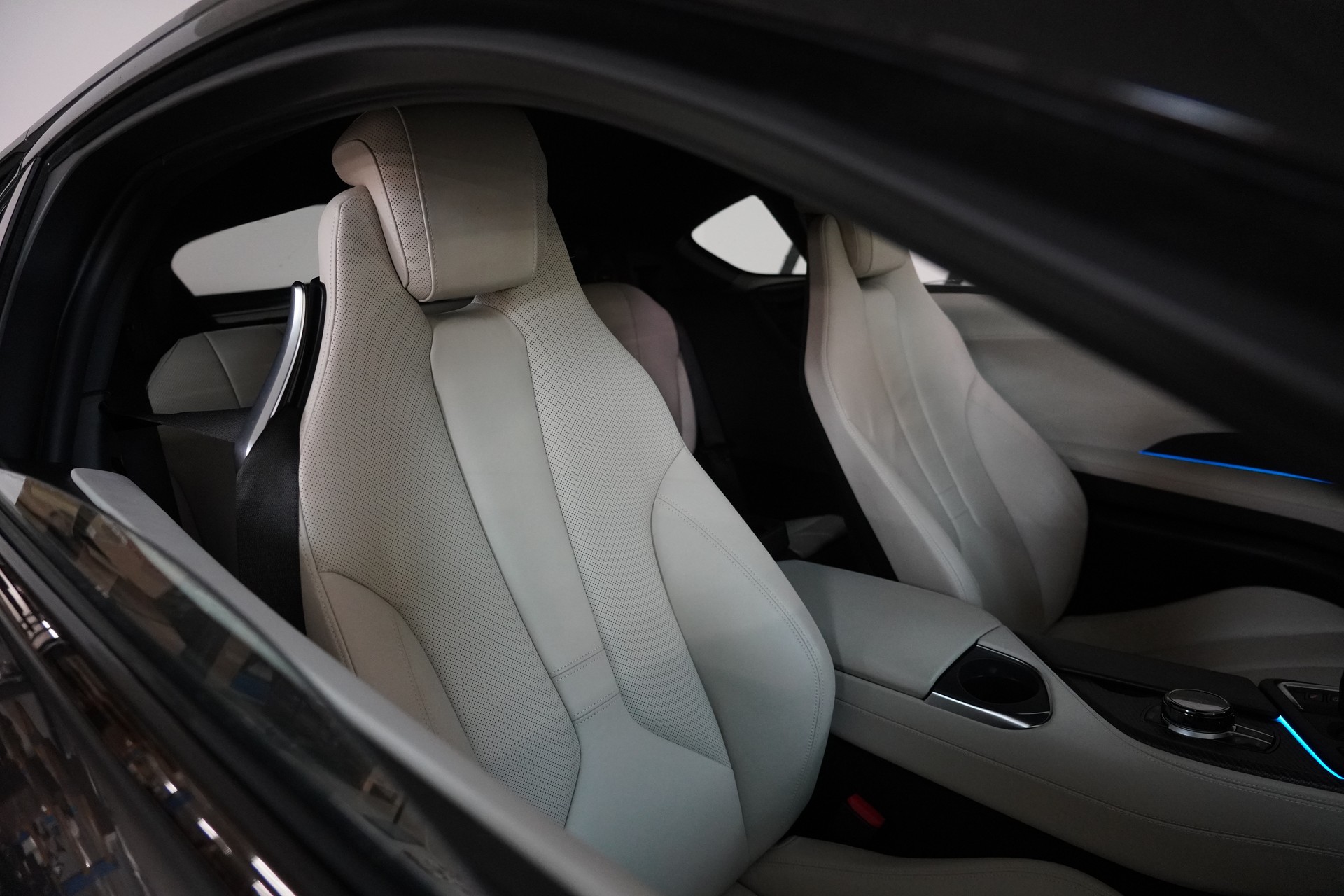 BMW i8 Coupé-image-14