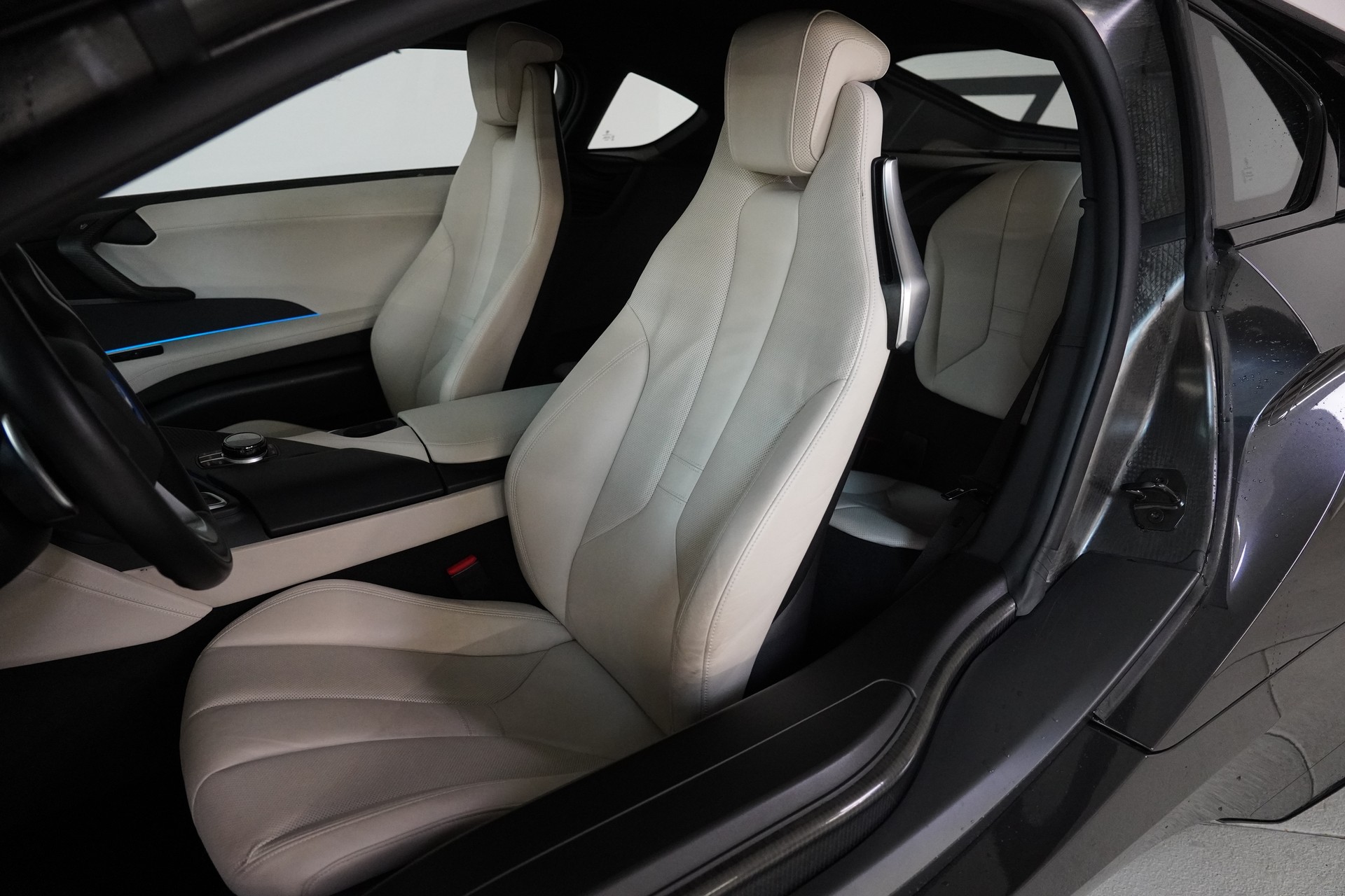 BMW i8 Coupé-image-10