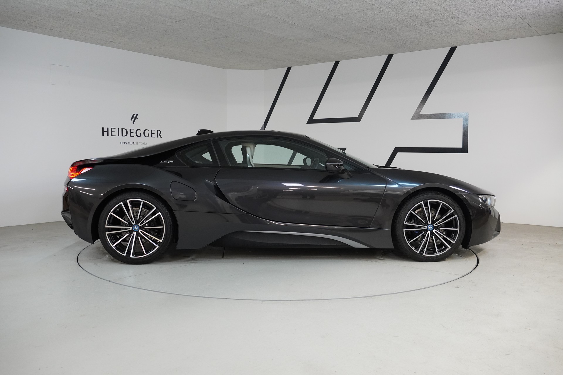 BMW i8 Coupé-image-7