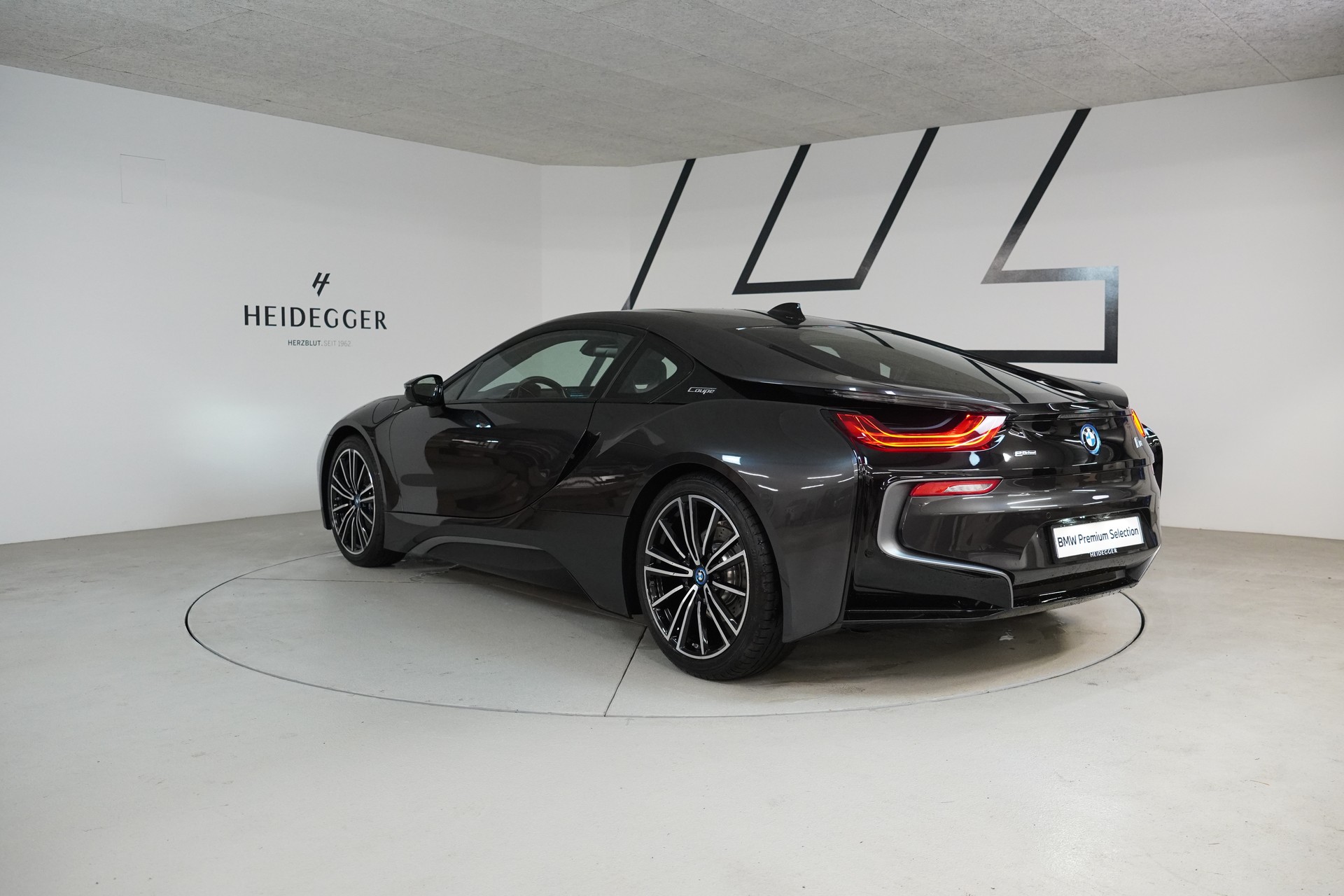 BMW i8 Coupé-image-4