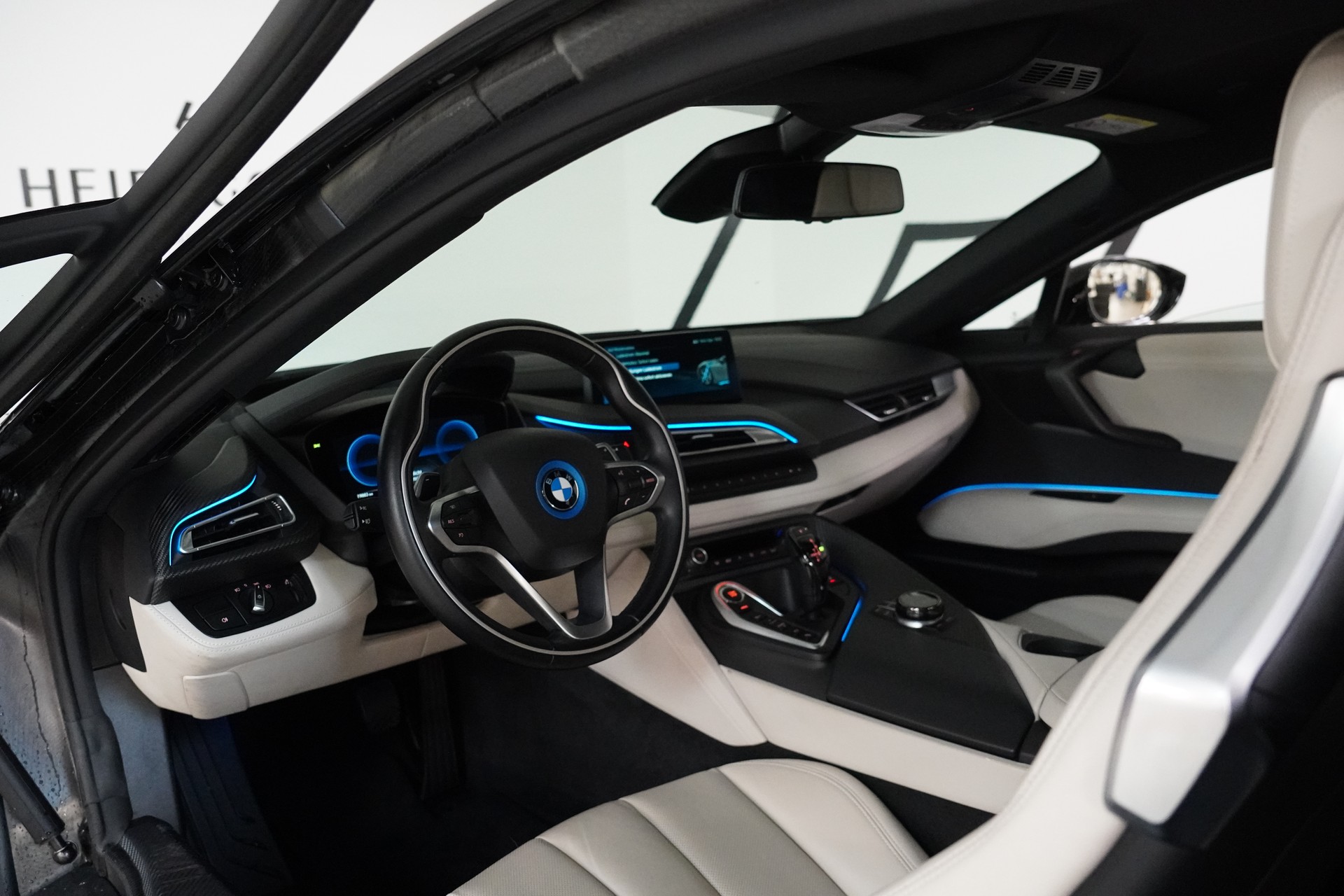 BMW i8 Coupé-image-23