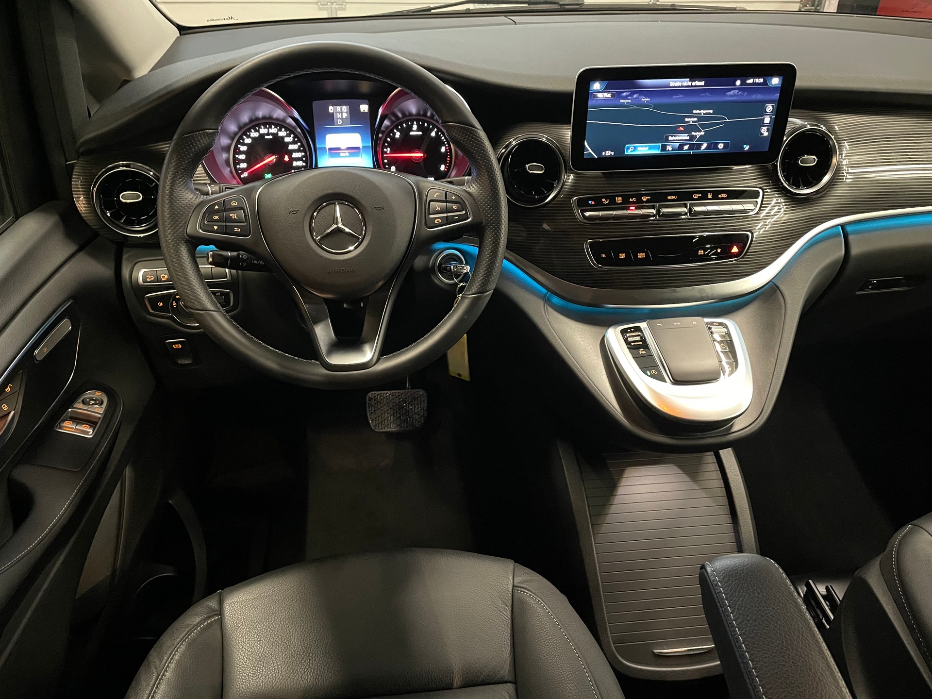 MERCEDES-BENZ V 250 d lang Avantgarde 4Matic G-Tronic-image-9