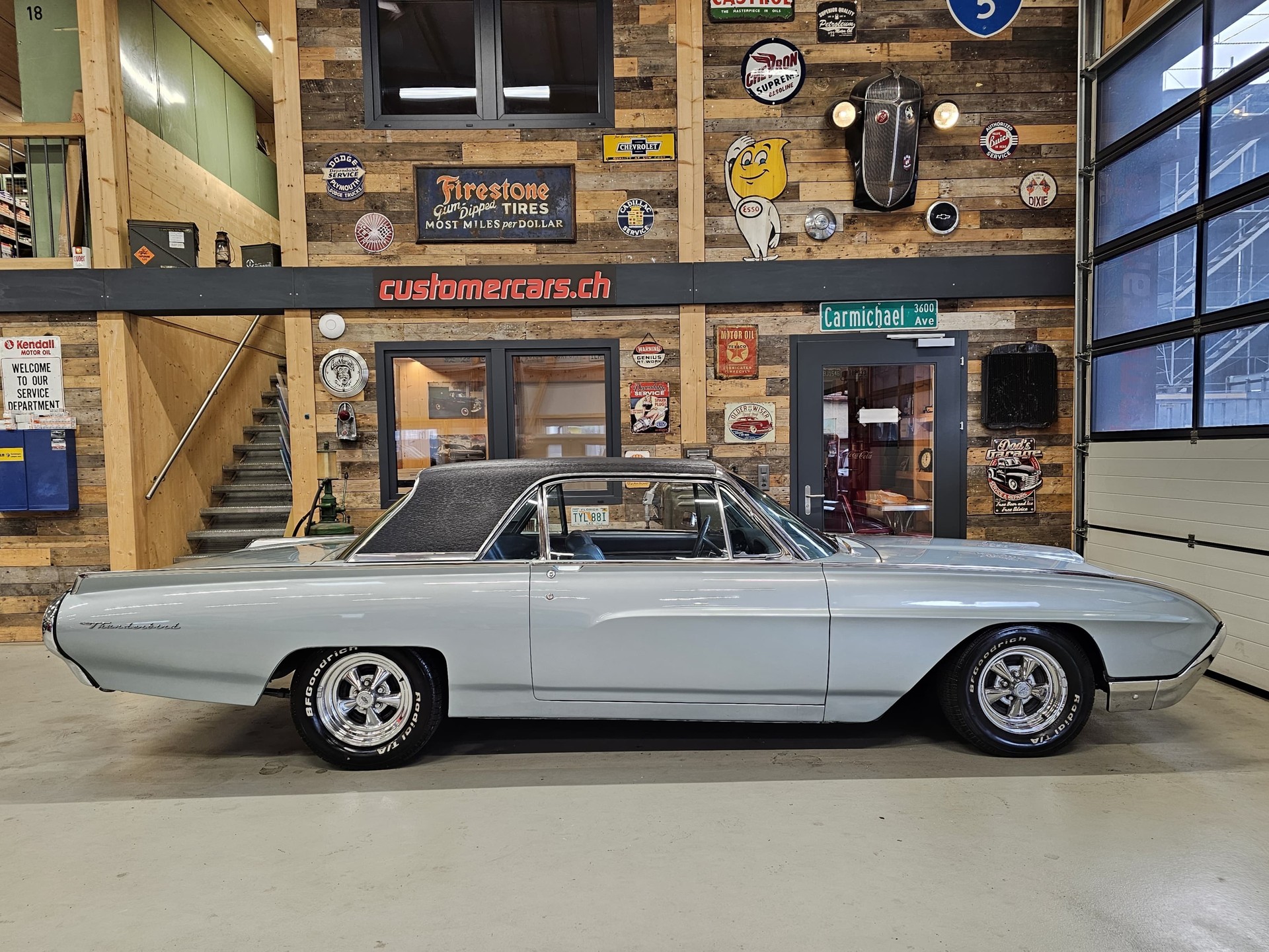 FORD Thunderbird